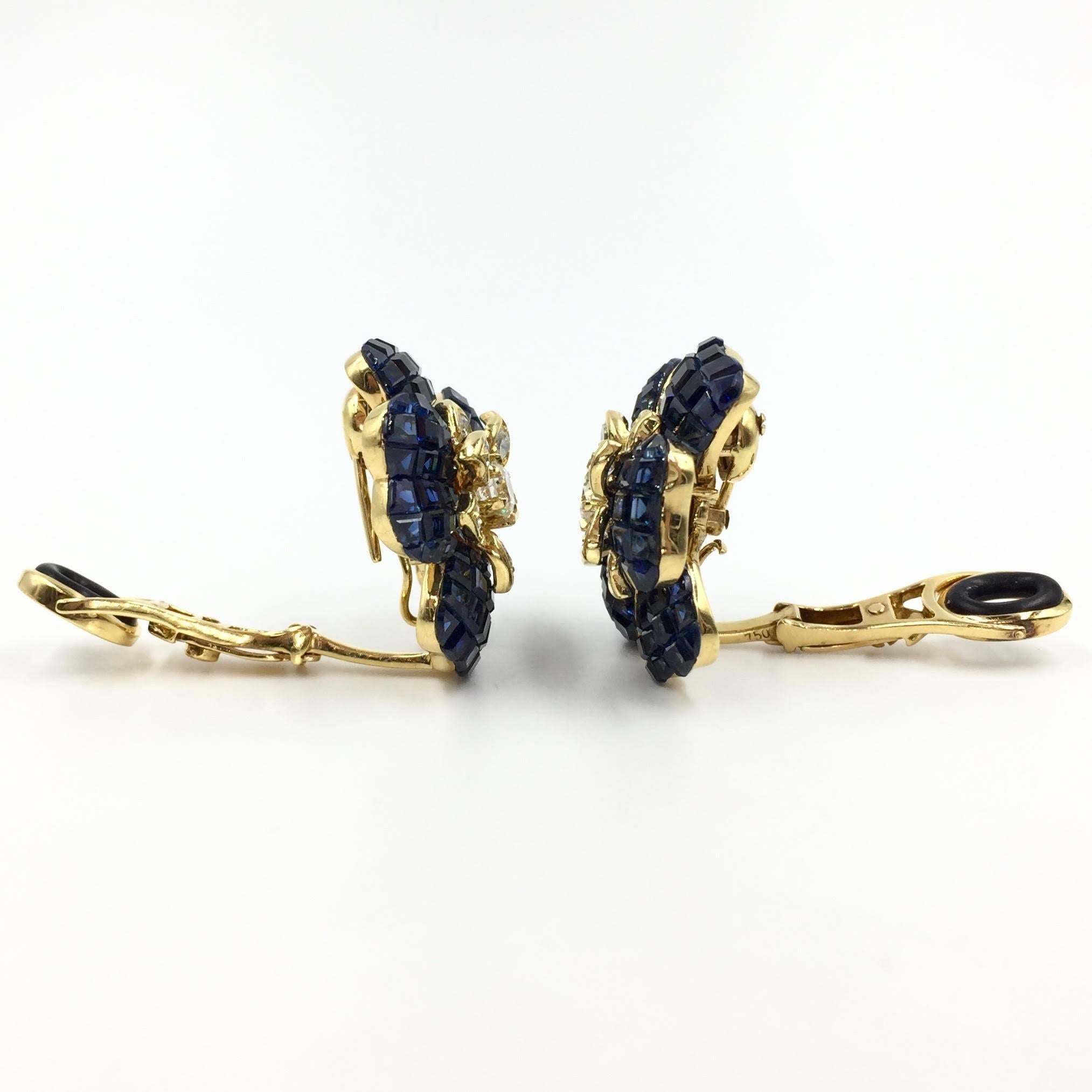 Blue Sapphire and Diamond Flower Earrings 18 Karat Yellow Gold For Sale 3