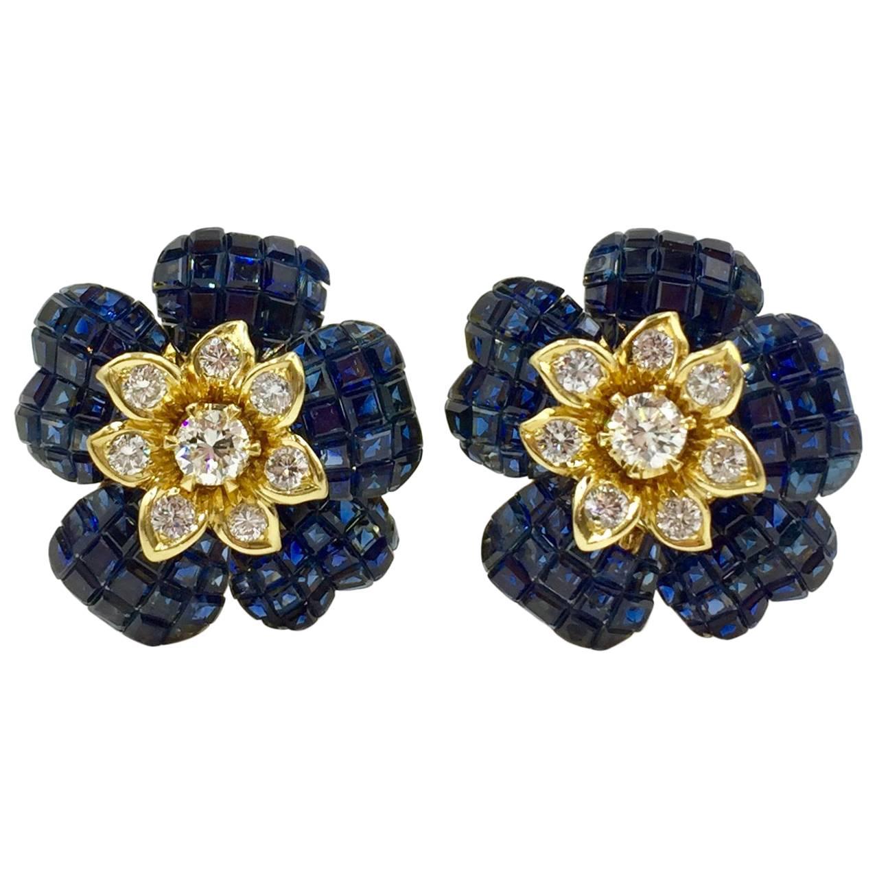 Blue Sapphire and Diamond Flower Earrings 18 Karat Yellow Gold For Sale