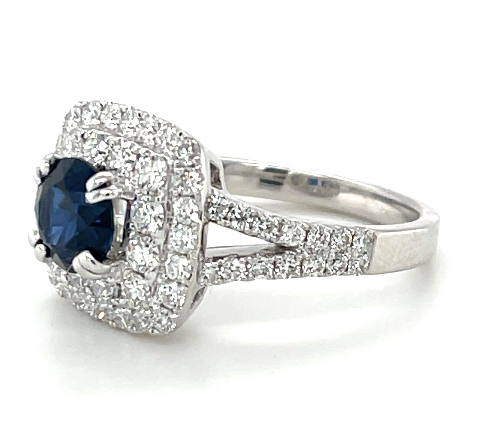 Blue Sapphire and Diamond Halo Cocktail Ring in 18k White Gold In New Condition For Sale In Los Angeles, CA