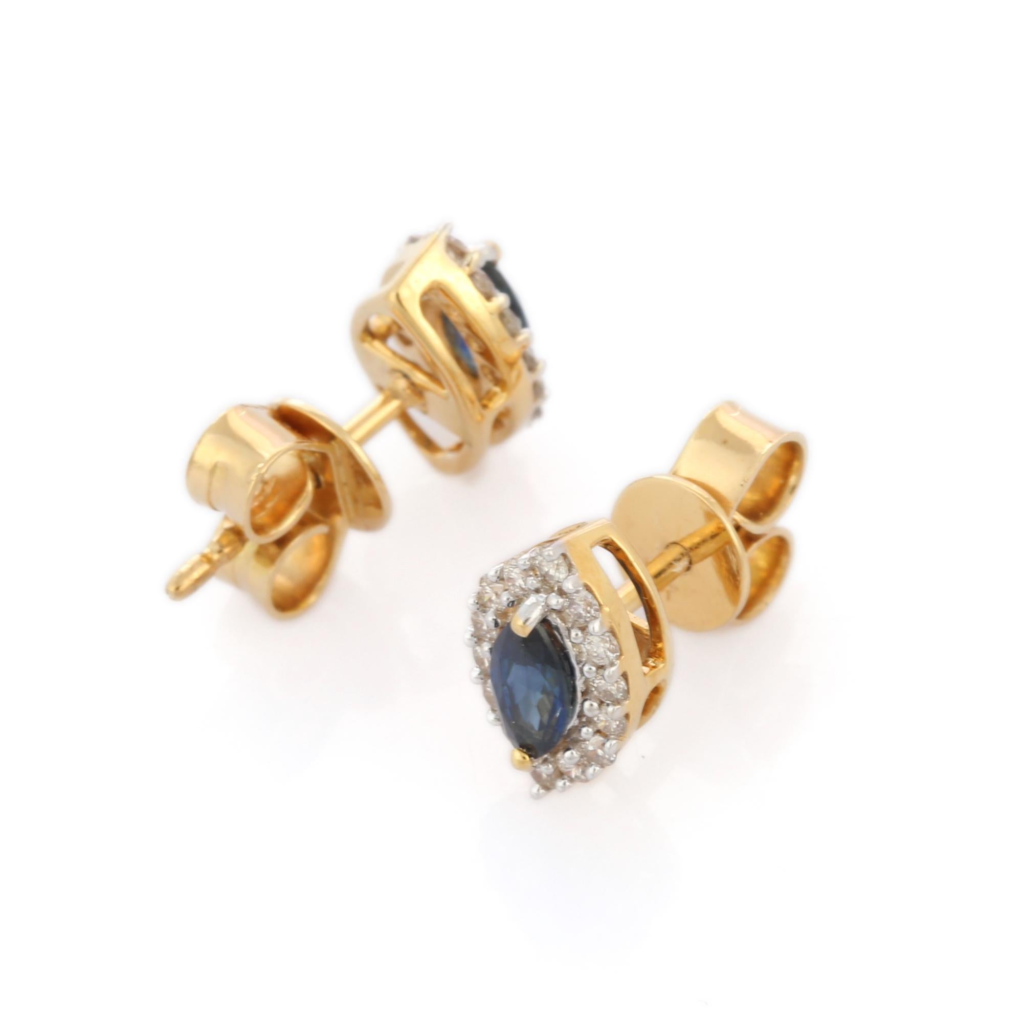 Art Deco Blue Sapphire and Diamond Halo Stud Earrings in 18K Yellow Gold For Sale