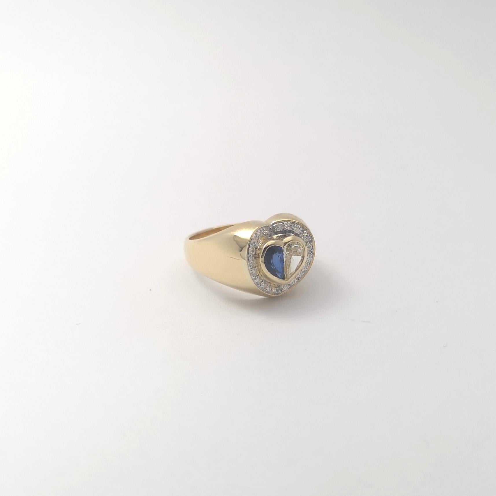 Blue Sapphire and Diamond Heart Ring set in 18K Gold Settings For Sale 4