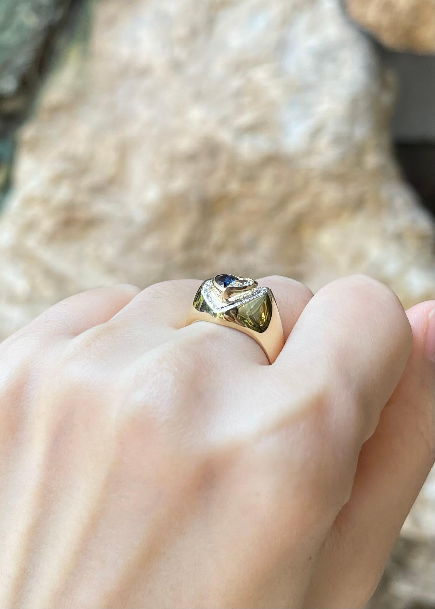 Women's or Men's Blue Sapphire and Diamond Heart Ring set in 18K Gold Settings For Sale