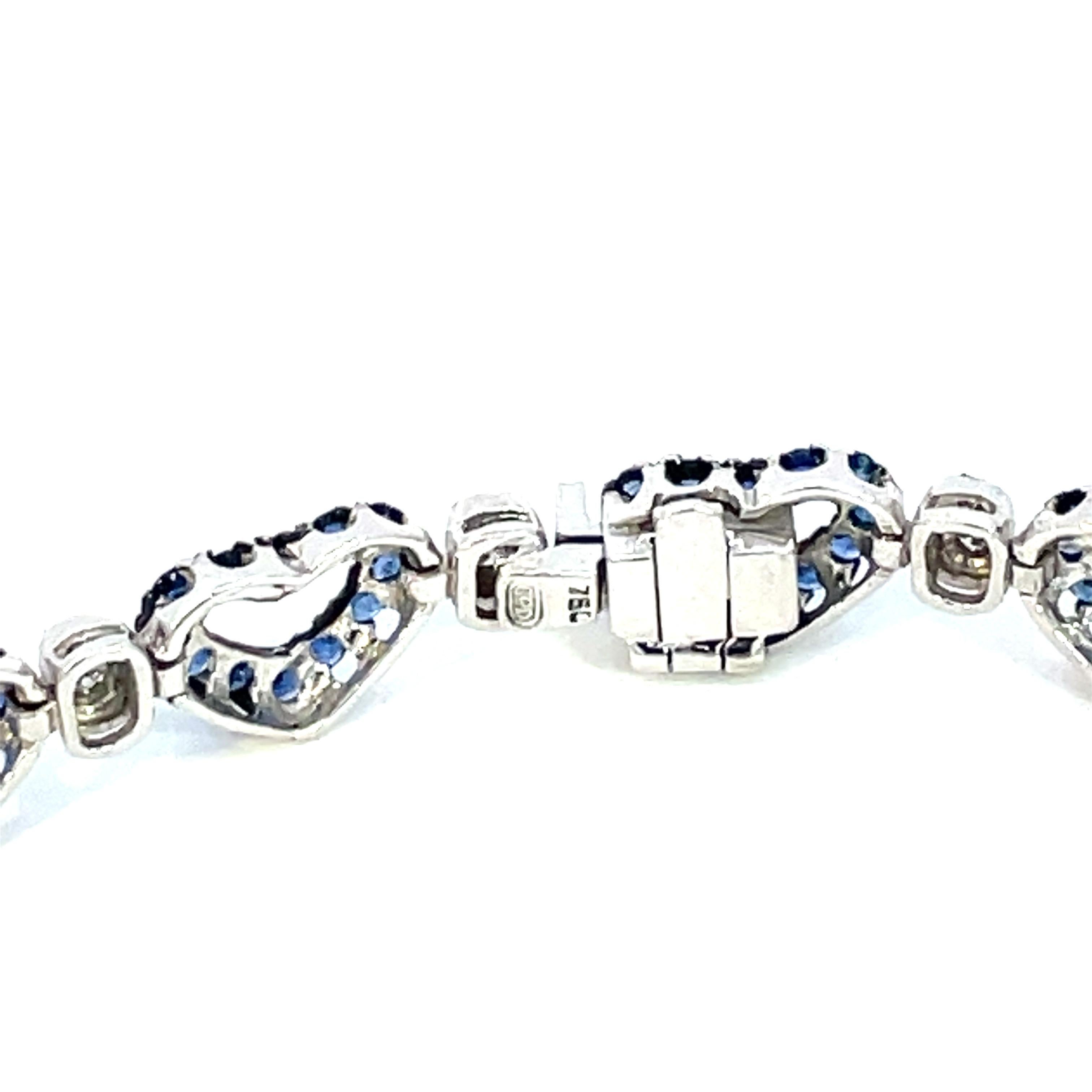 Contemporary  Blue Sapphire and Diamond Heart Shape Bracelet in 18 Karat White Gold For Sale
