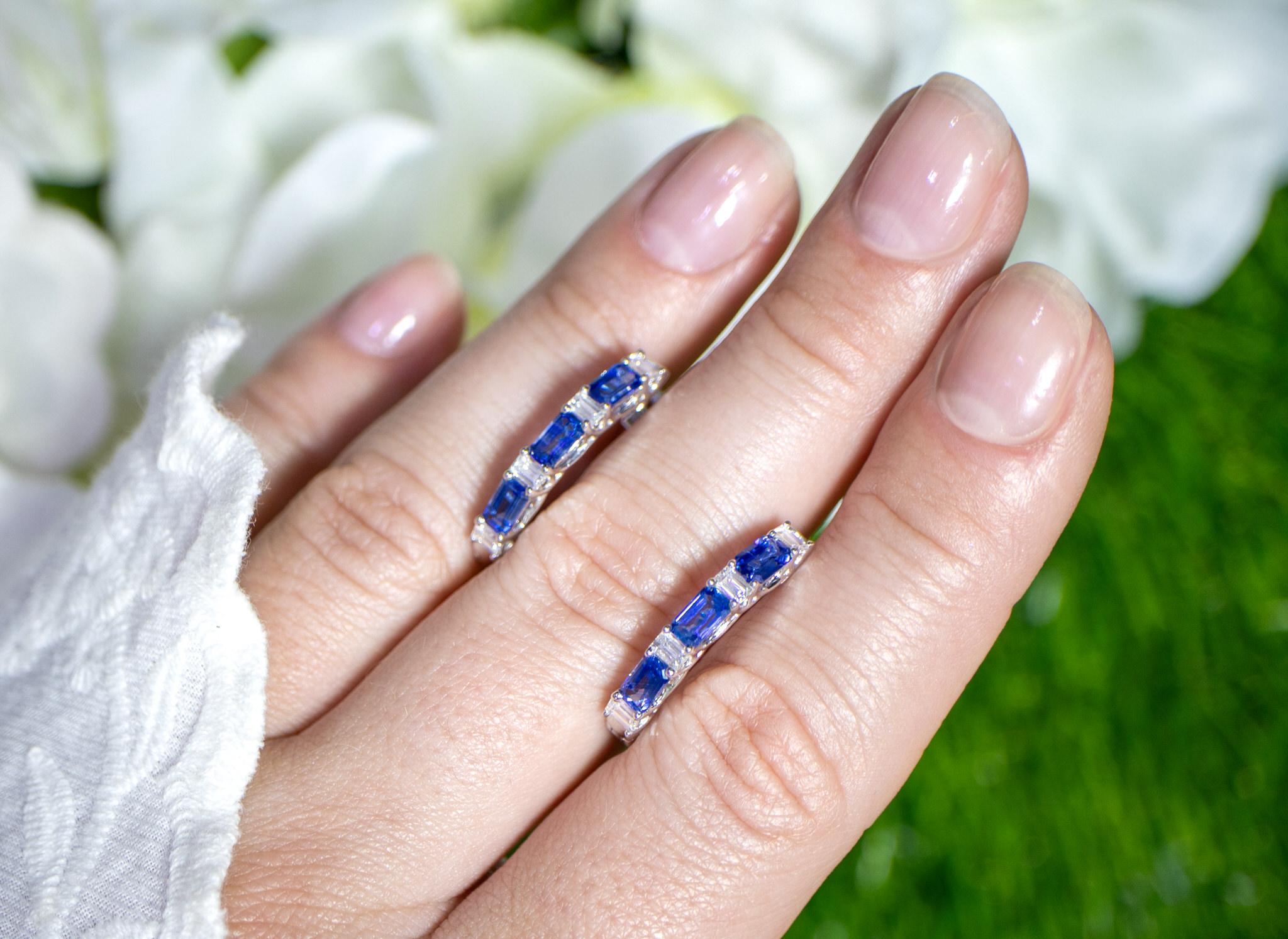 Taille octogone Créoles en or blanc 18 carats avec saphir bleu et diamants 2,5 carats en vente