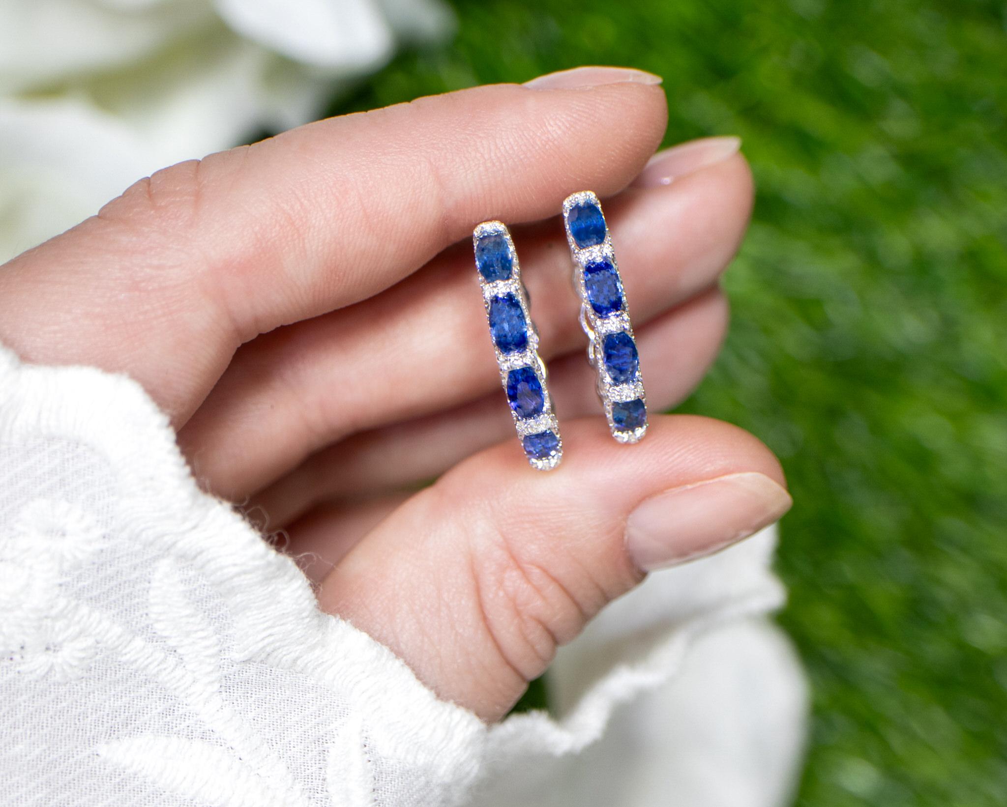 Contemporary Blue Sapphire and Diamond Hoop Earrings 2.75 Carats 18K White Gold For Sale