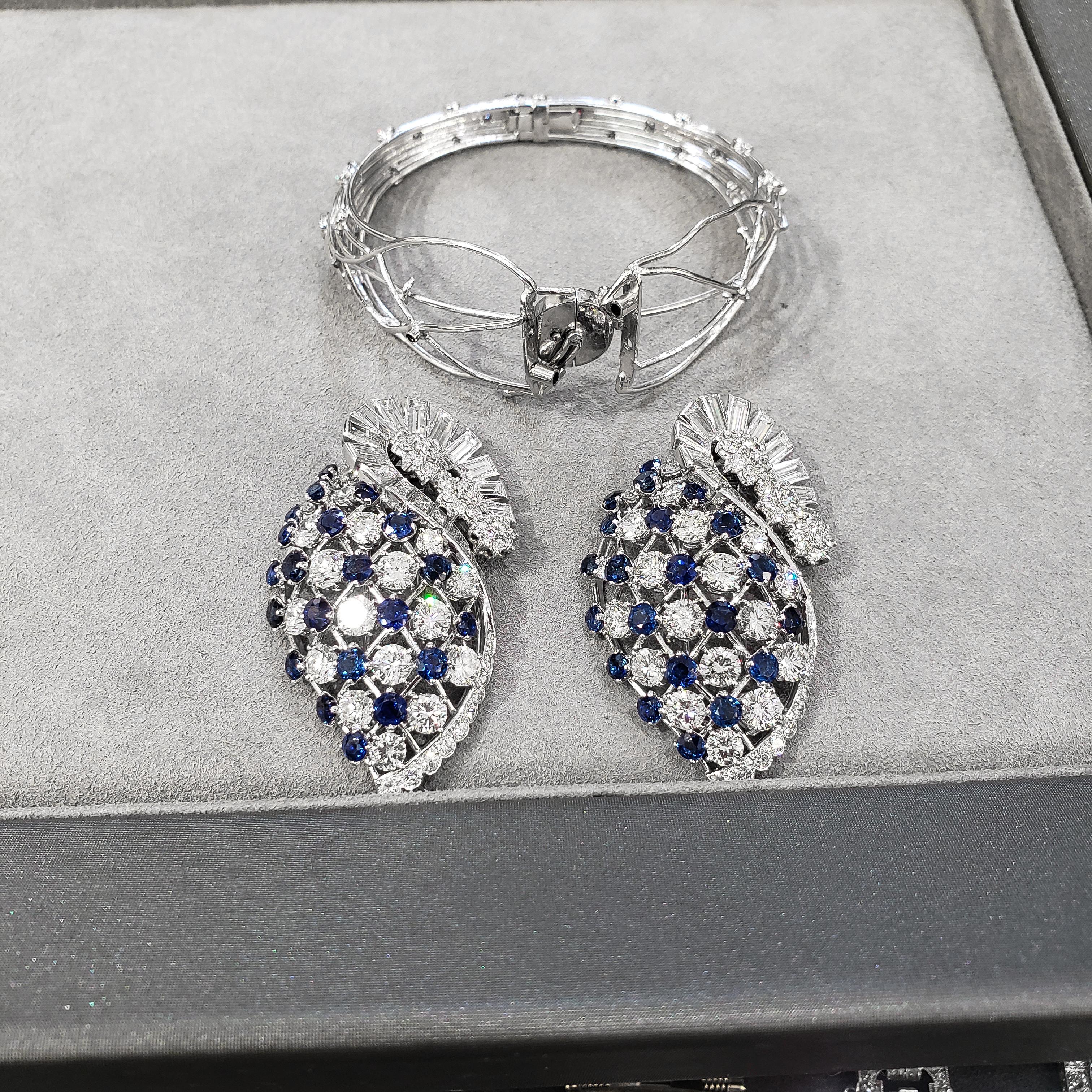 27.08 Carats Total Round Cut Blue Sapphire & Diamond Open-Work Bracelet/Brooch For Sale 1