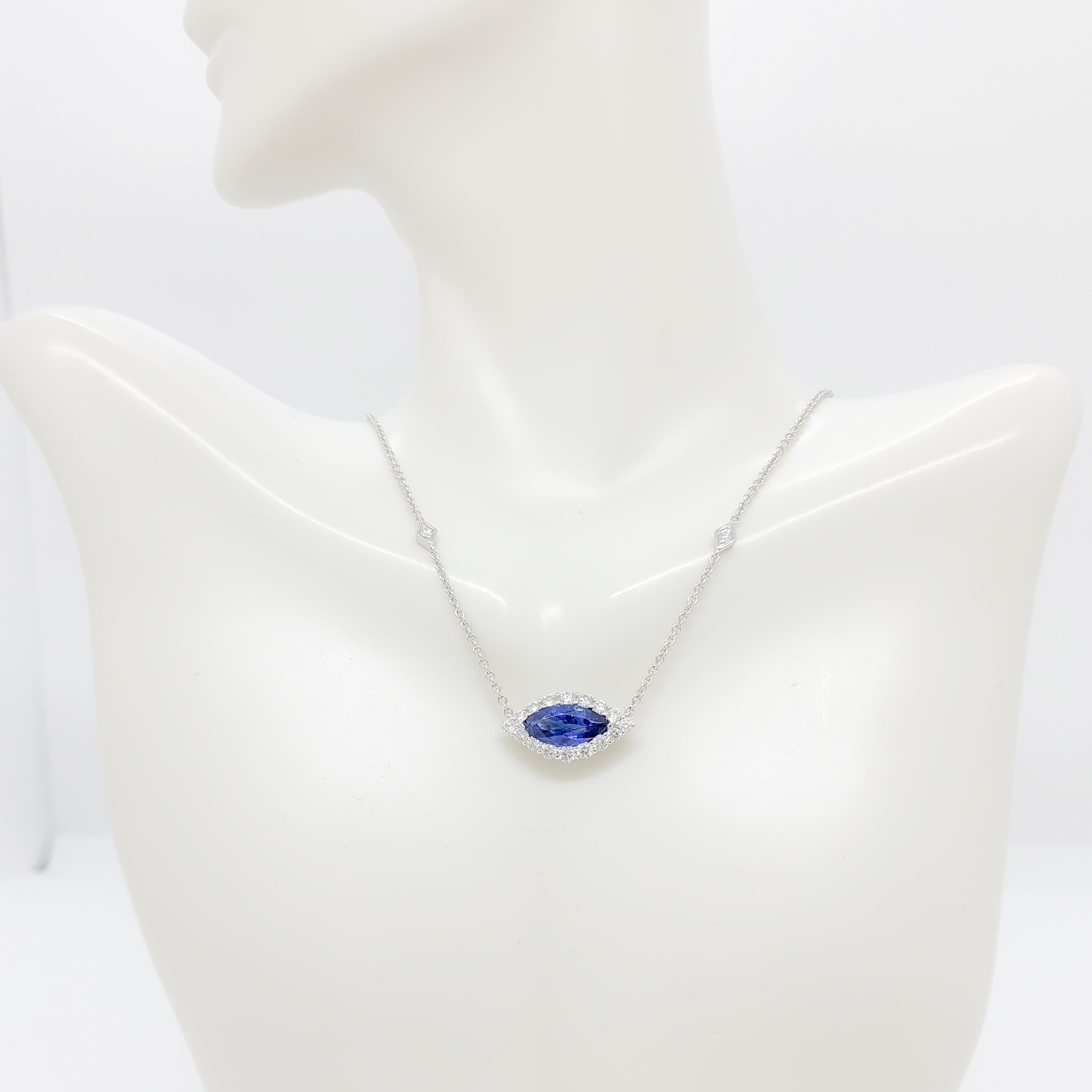 Blue Sapphire and Diamond Pendant Necklace in 18k White Gold In New Condition For Sale In Los Angeles, CA