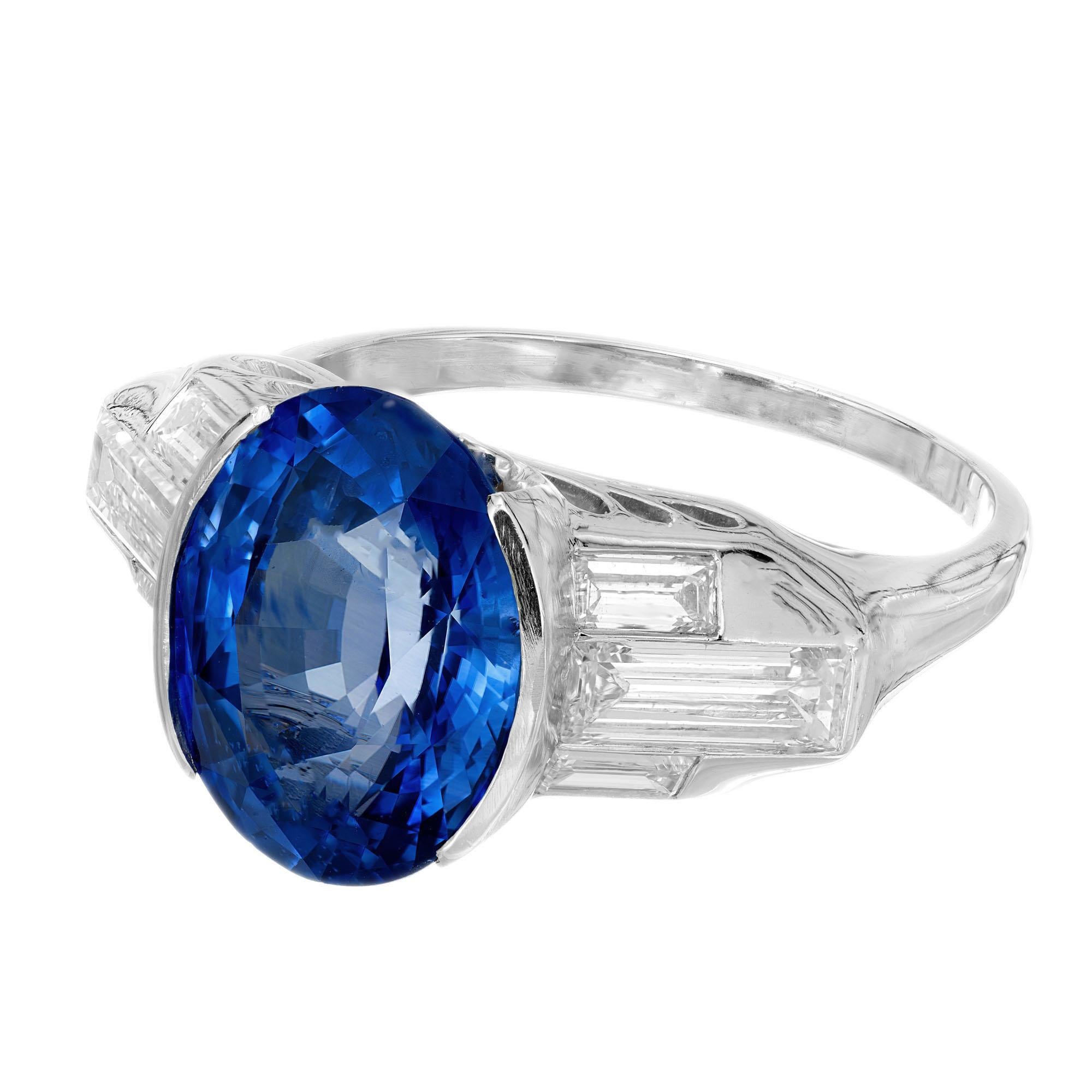 Taille ronde Bague en platine avec saphir bleu et diamants en vente