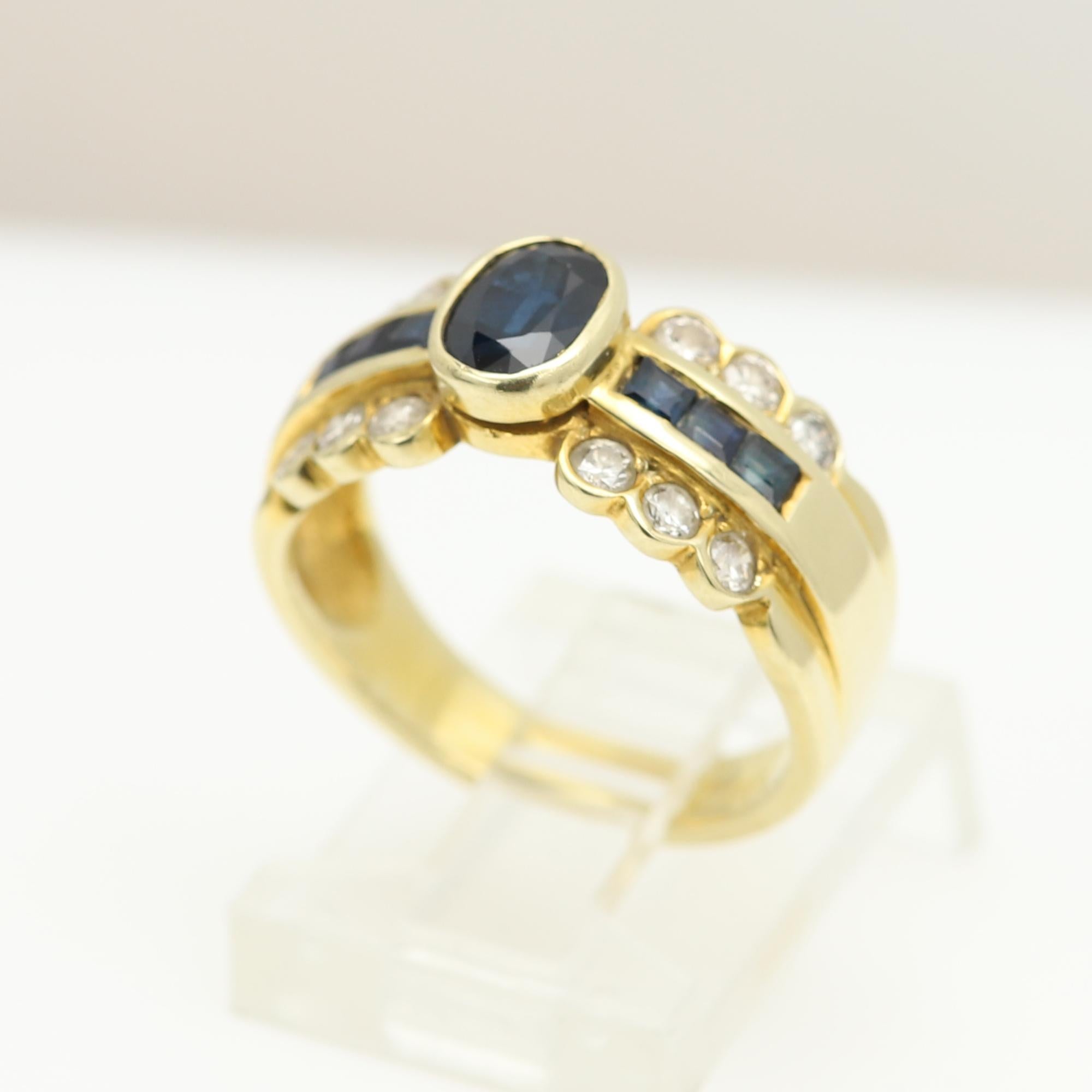 Blue Sapphire and Diamond Ring 14 Karat Gold For Sale 4