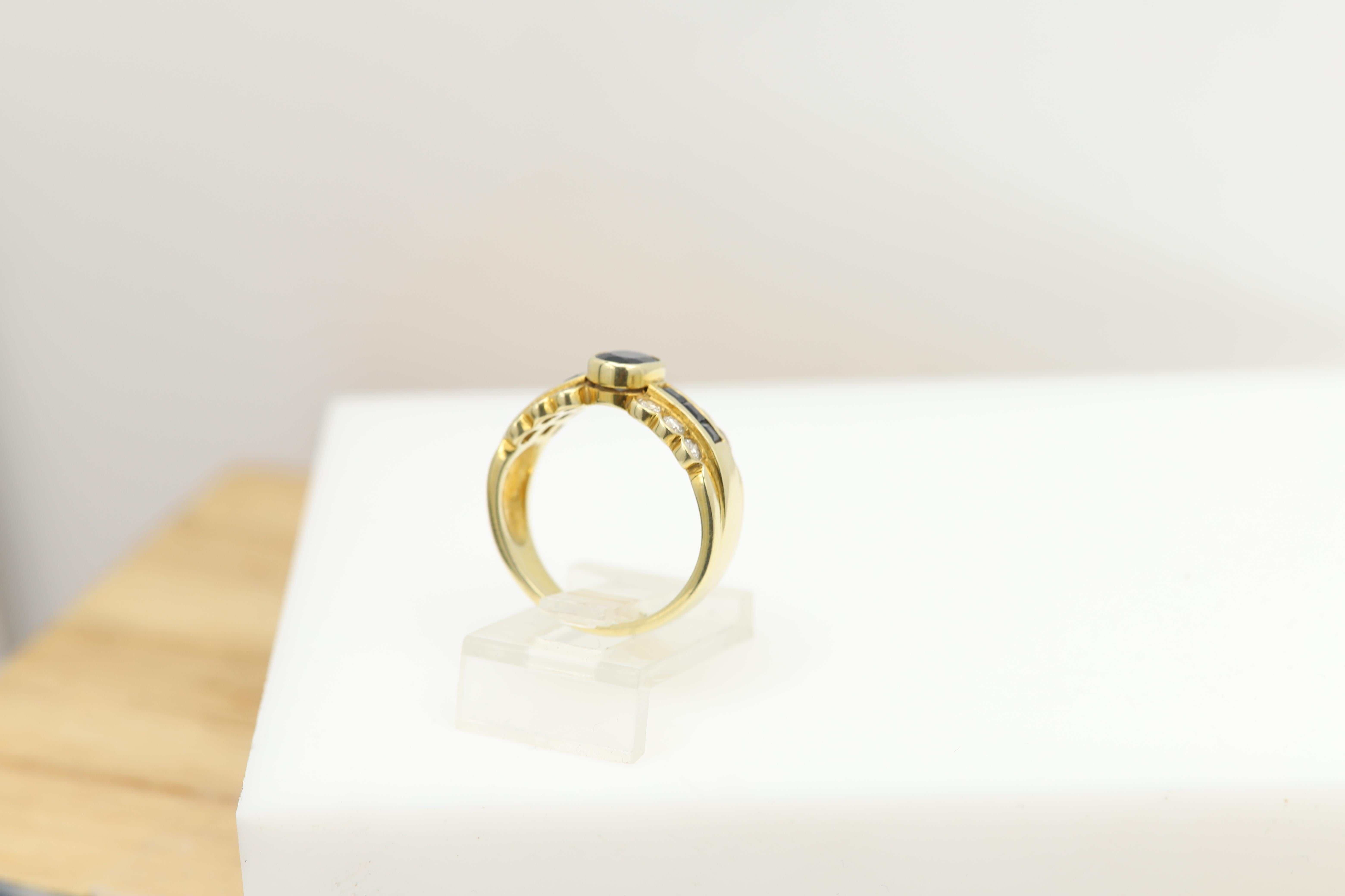 Art Deco Blue Sapphire and Diamond Ring 14 Karat Gold For Sale