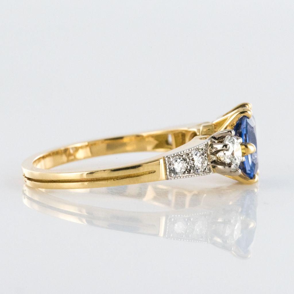 Modern Cushion- Cut Blue Sapphire Diamond 18 Karat Yellow Gold Ring 6