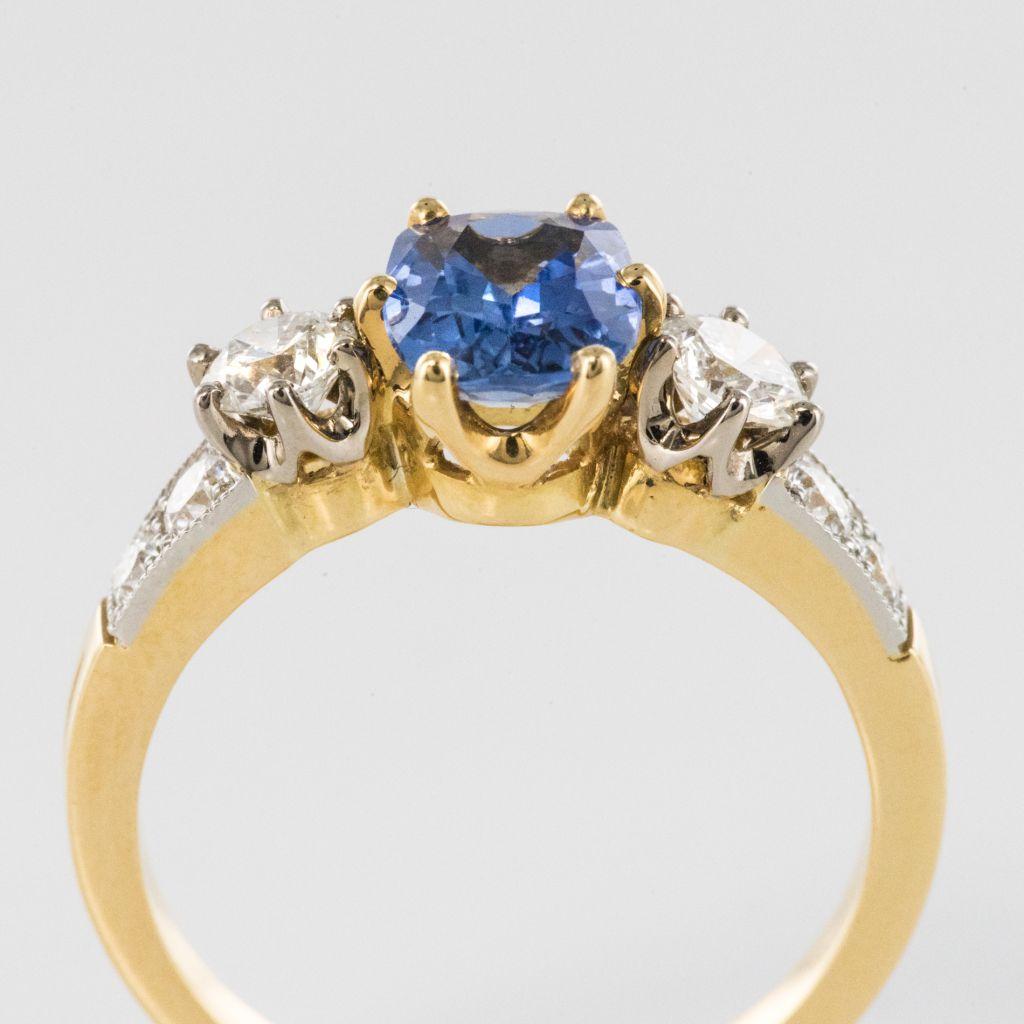 Women's Modern Cushion- Cut Blue Sapphire Diamond 18 Karat Yellow Gold Ring