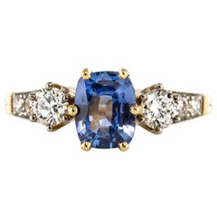 Modern Cushion- Cut Blue Sapphire Diamond 18 Karat Yellow Gold Ring
