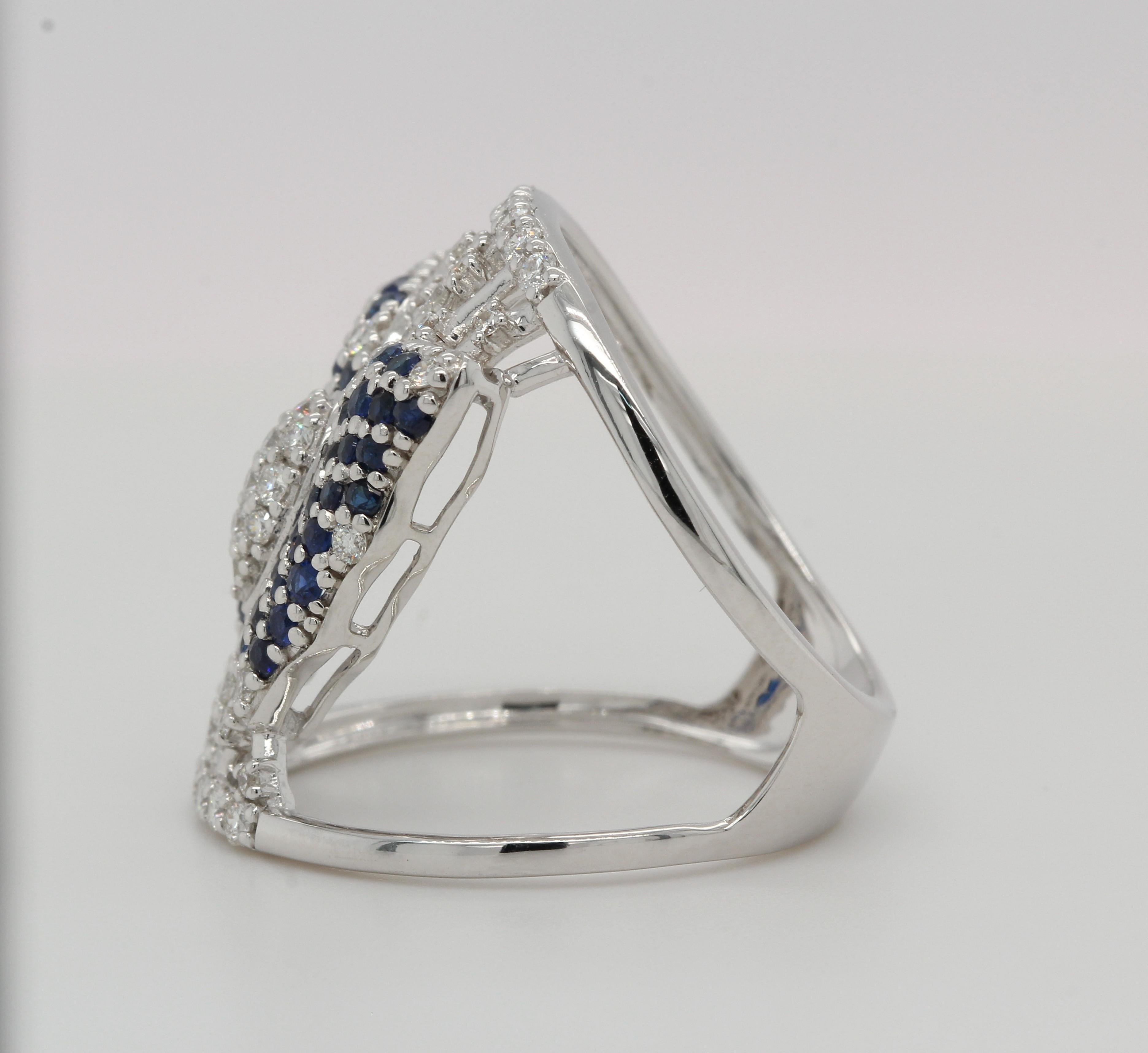 Blue Sapphire and Diamond Ring in 18 Karat Gold For Sale 2