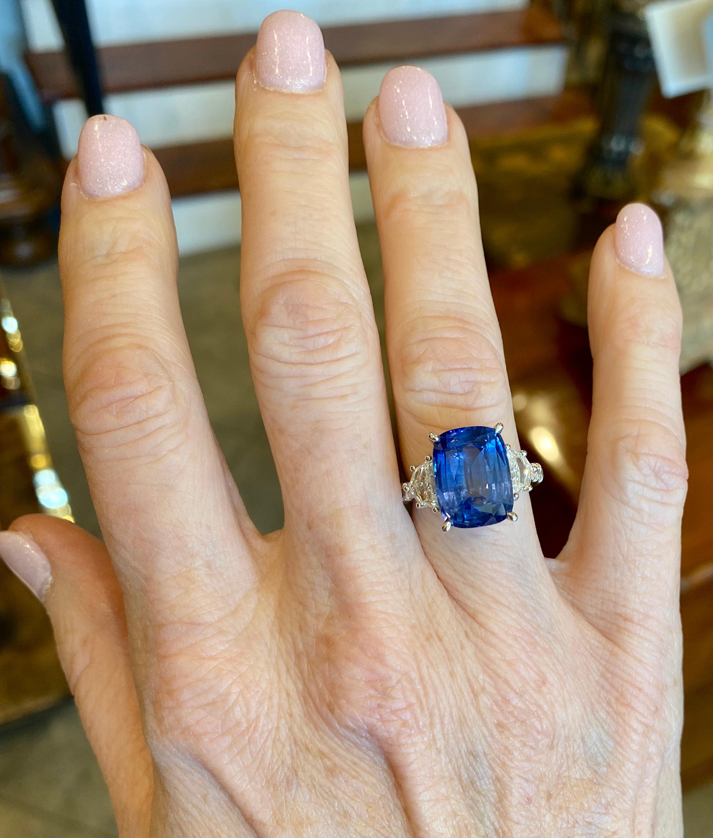 Blue Sapphire and Diamond Ring in 18K White Gold In New Condition In New Orleans, LA