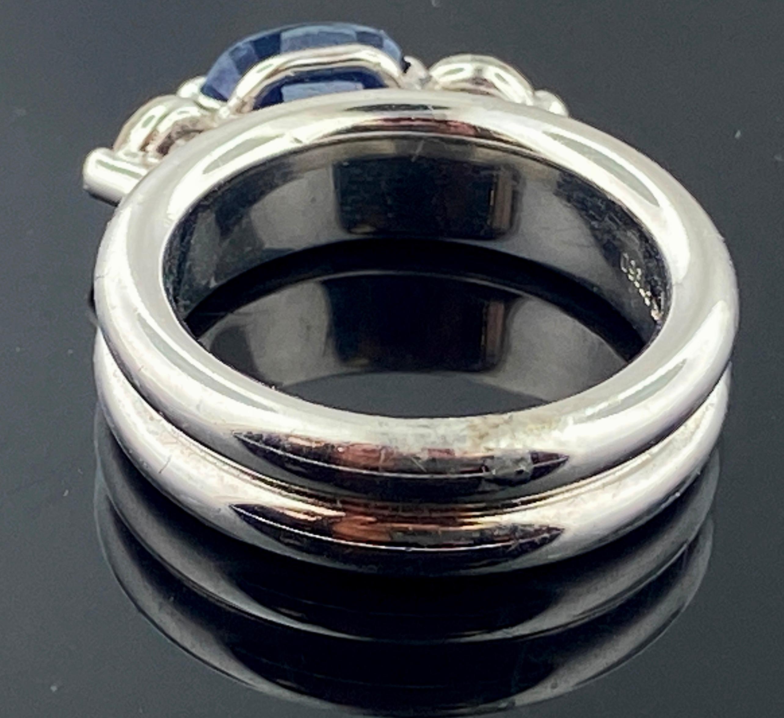Blue Sapphire and Diamond Ring in Platinum In Excellent Condition In Palm Desert, CA