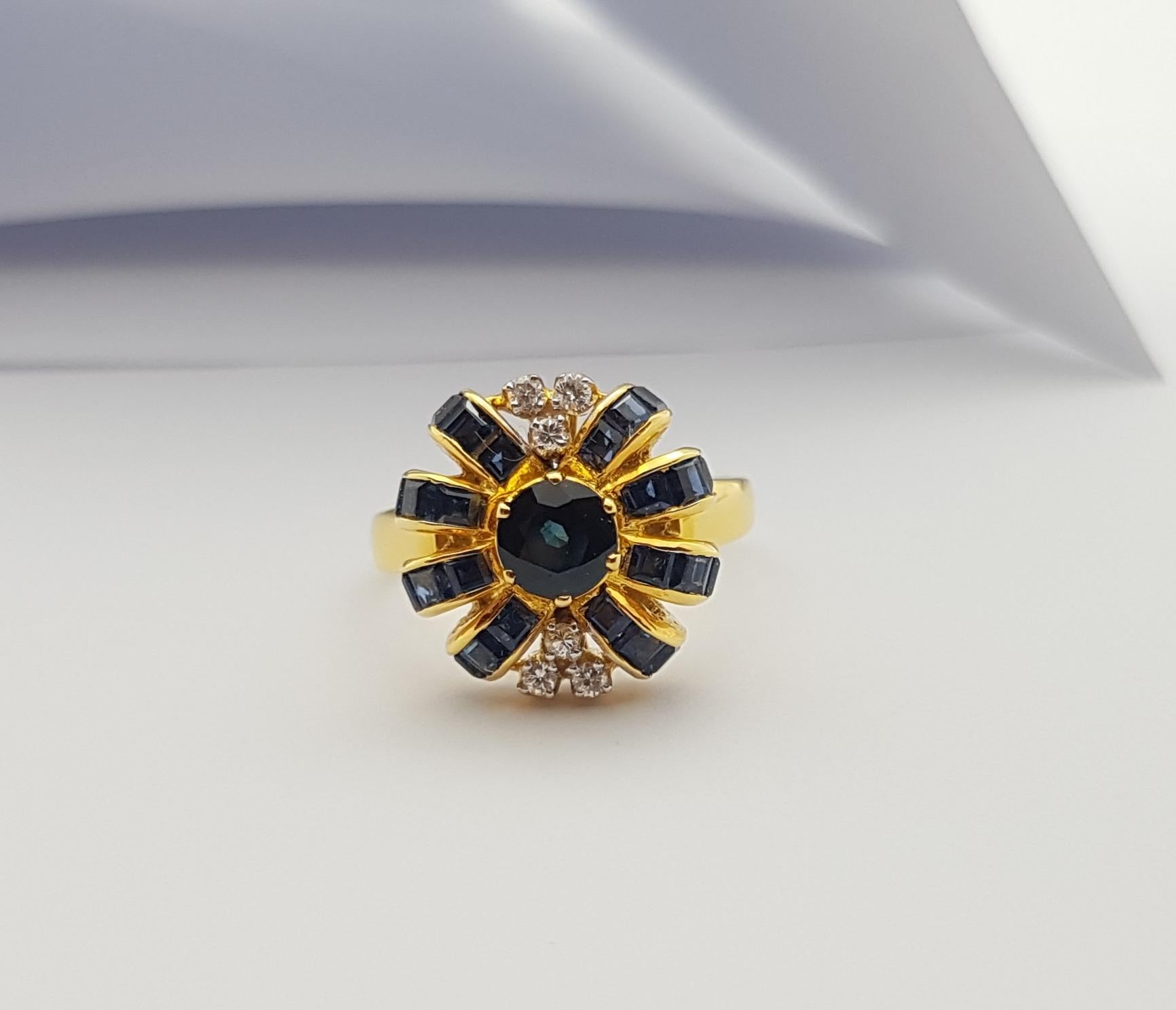 Blue Sapphire and Diamond Ring Set in 14 Karat Gold Settings For Sale 3
