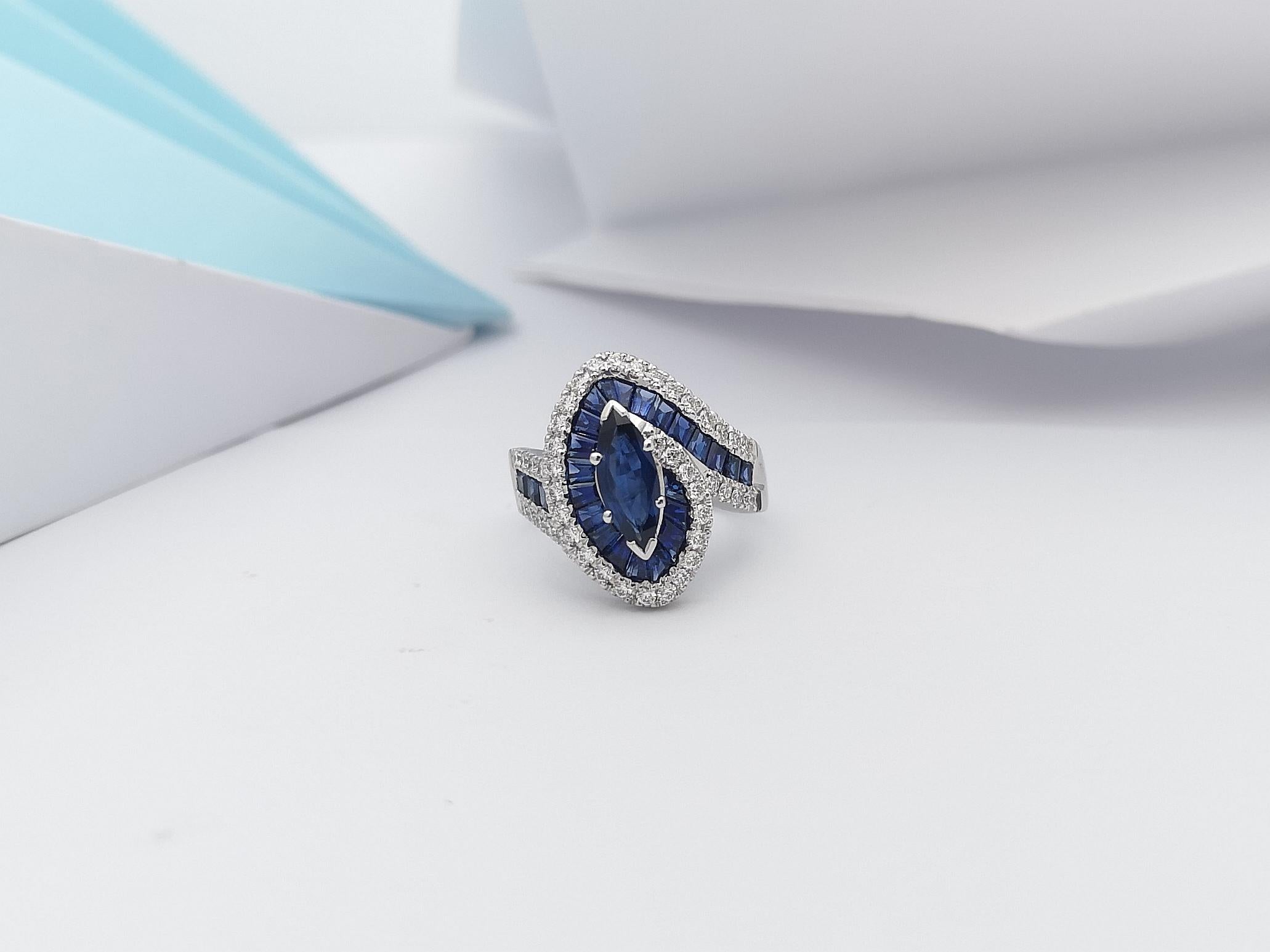 Blue Sapphire and Diamond Ring Set in 18 Karat White Gold Settings For Sale 5