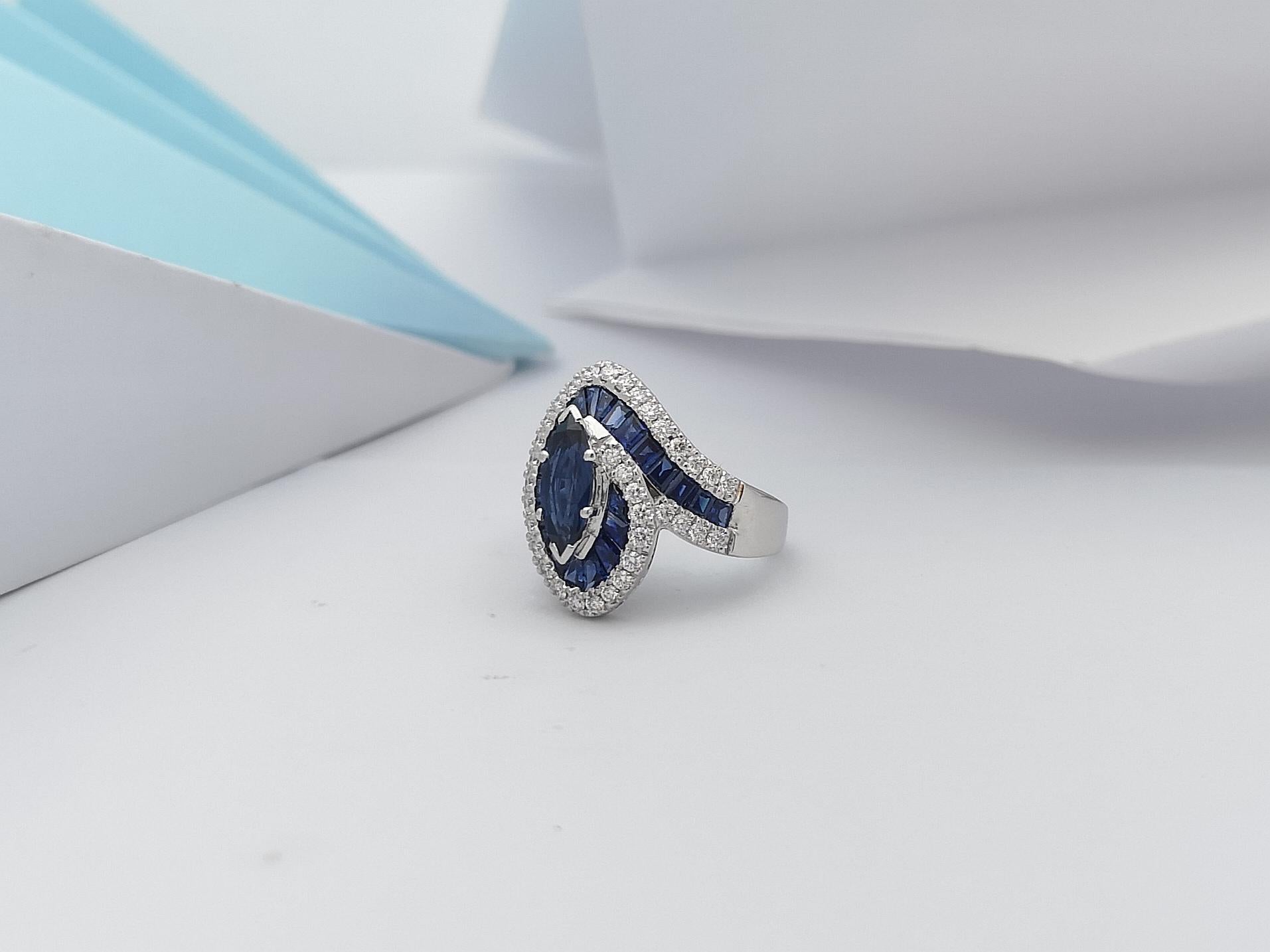 Blue Sapphire and Diamond Ring Set in 18 Karat White Gold Settings For Sale 6