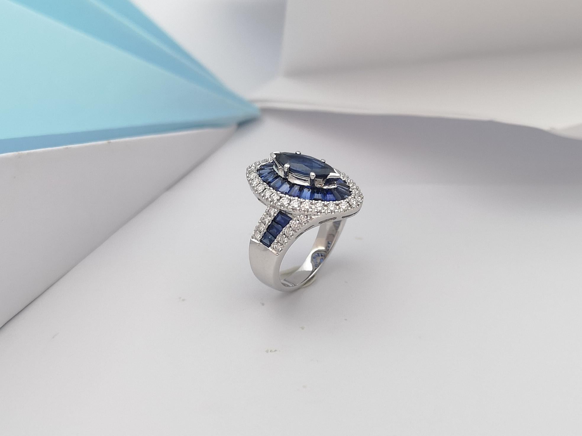 Blue Sapphire and Diamond Ring Set in 18 Karat White Gold Settings For Sale 12
