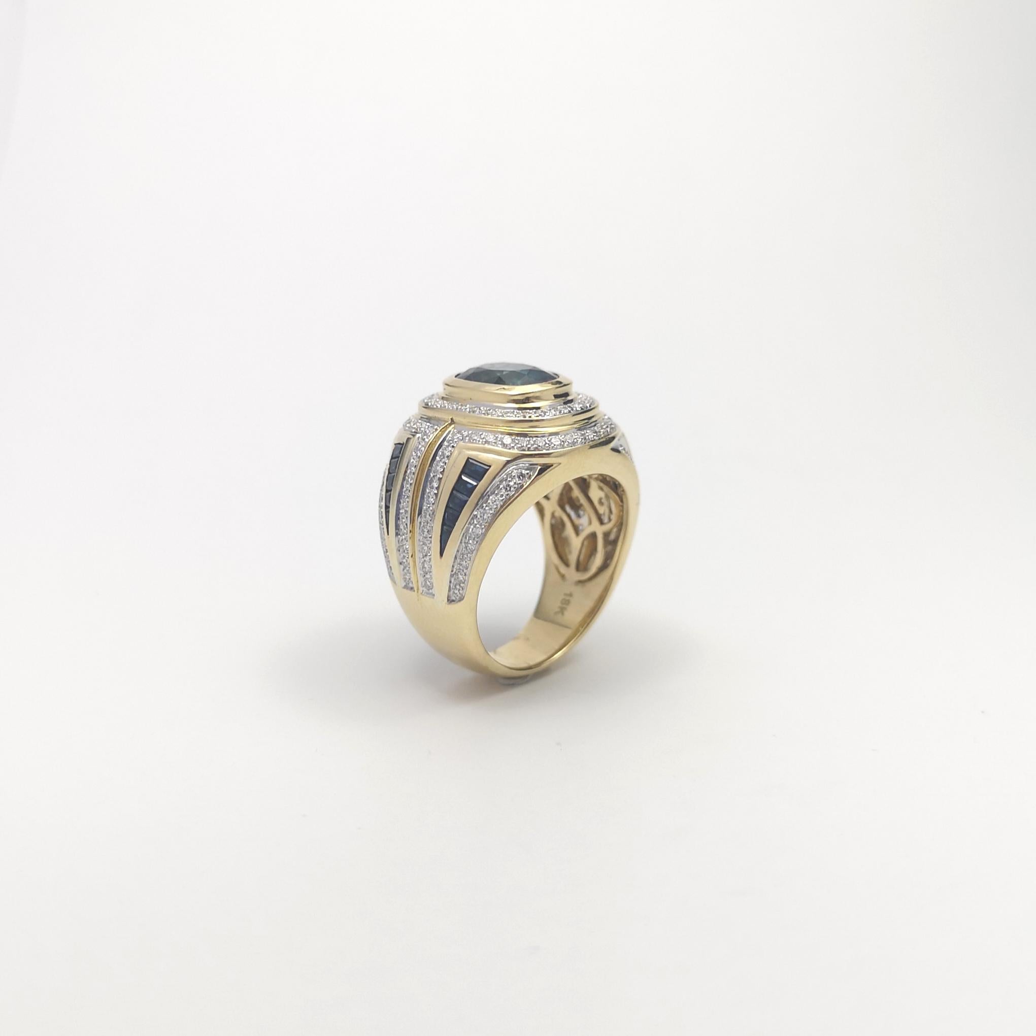 Blue Sapphire and Diamond Ring set in 18K Gold Settings For Sale 8