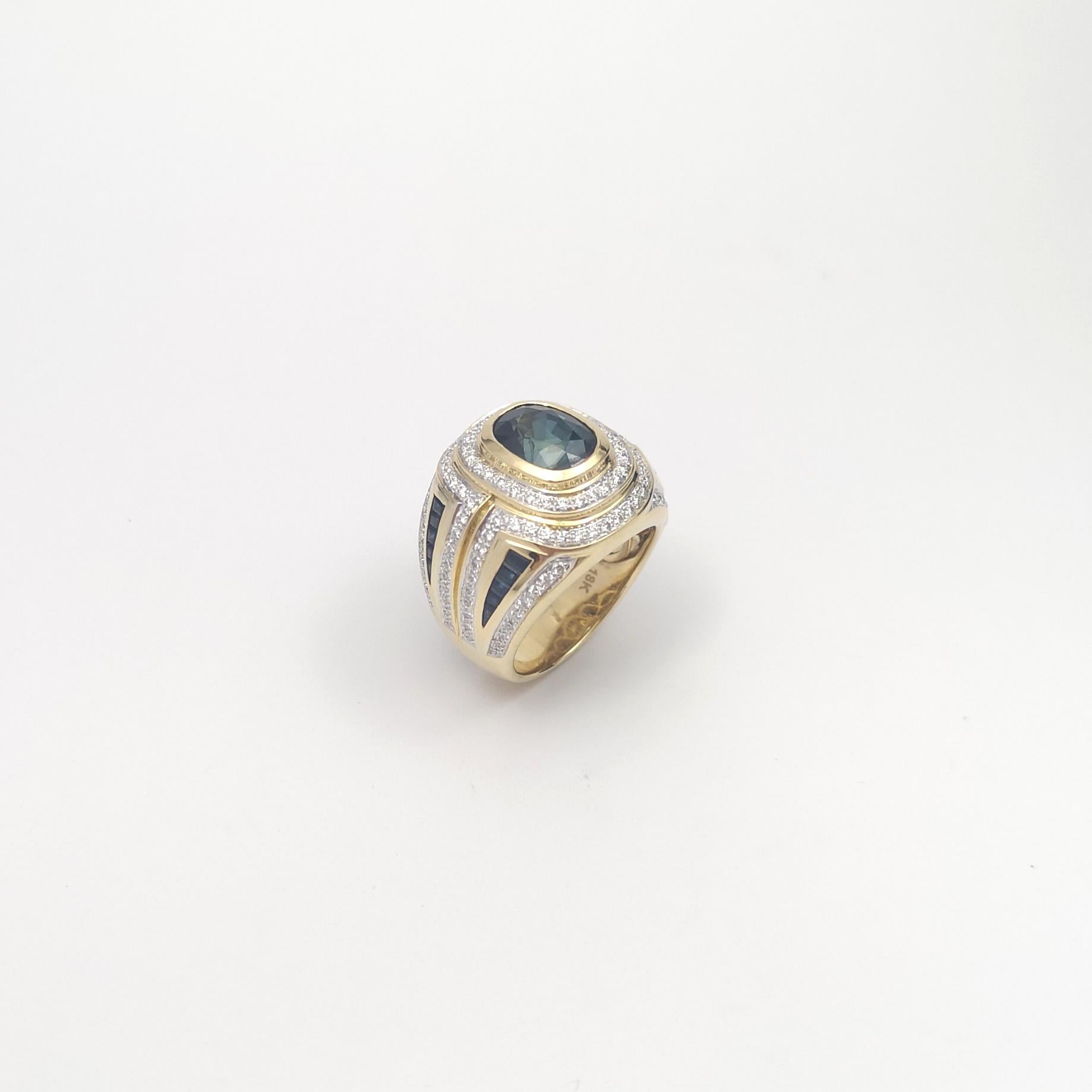 Blue Sapphire and Diamond Ring set in 18K Gold Settings For Sale 9