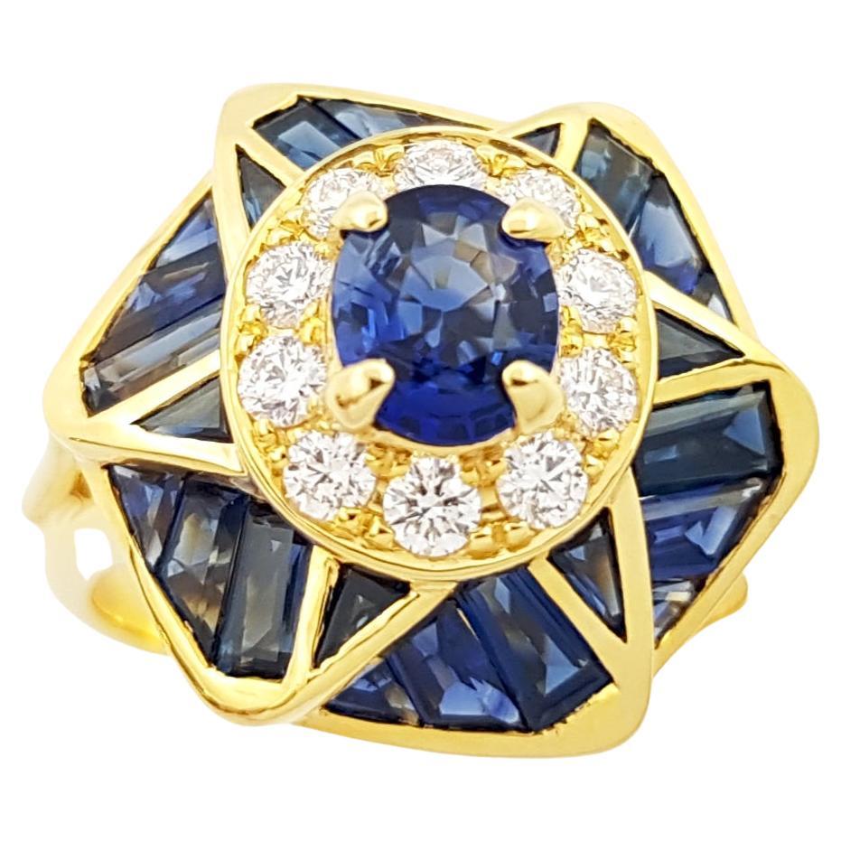 Blue Sapphire and Diamond Ring set in 18K Gold Settings For Sale