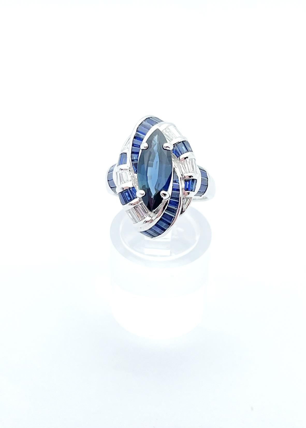 Ring mit blauem Saphir und Diamant in 18 Karat Weißgold gefasst im Angebot 5