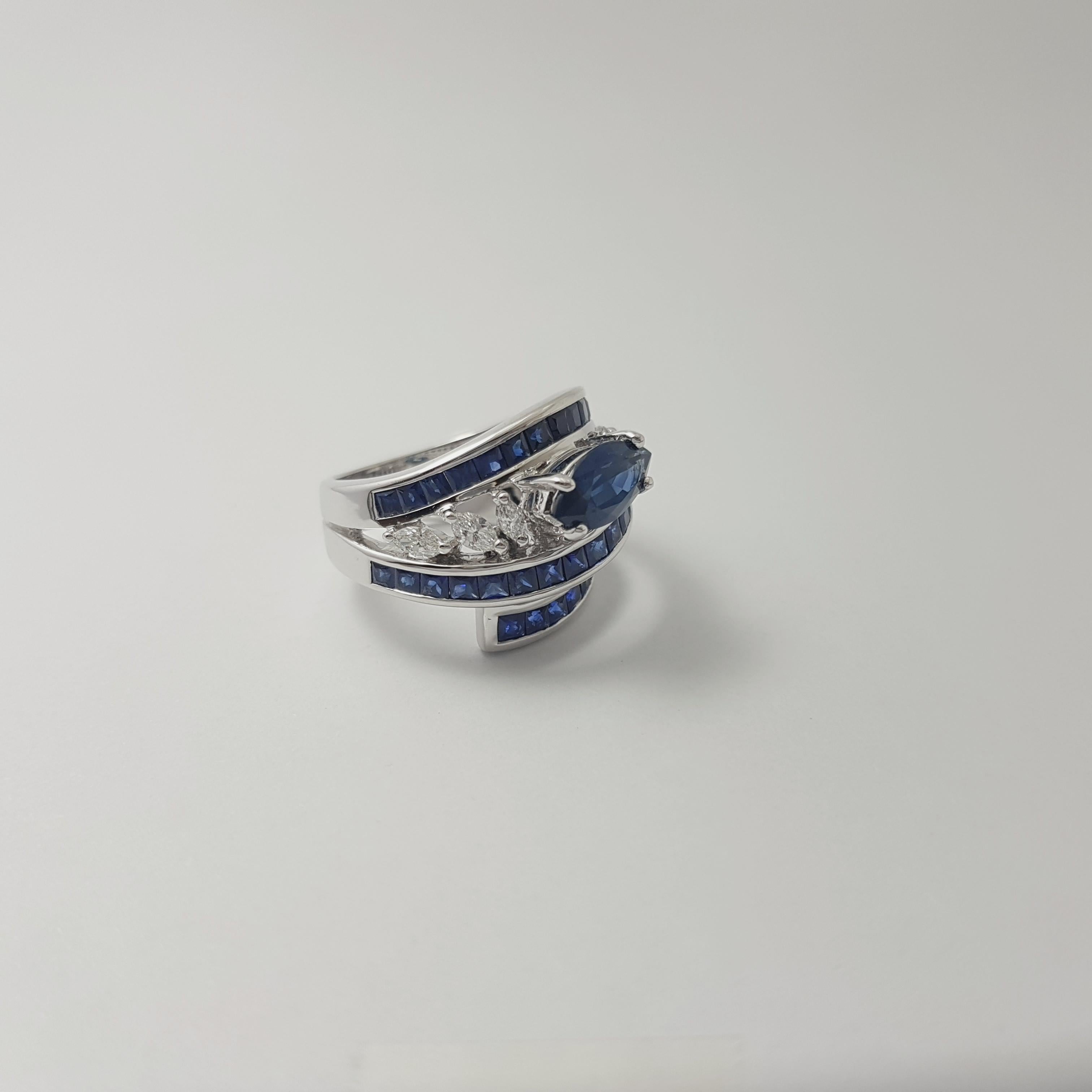 Anello con zaffiro blu e diamante incastonato in oro bianco 18 carati in vendita 7