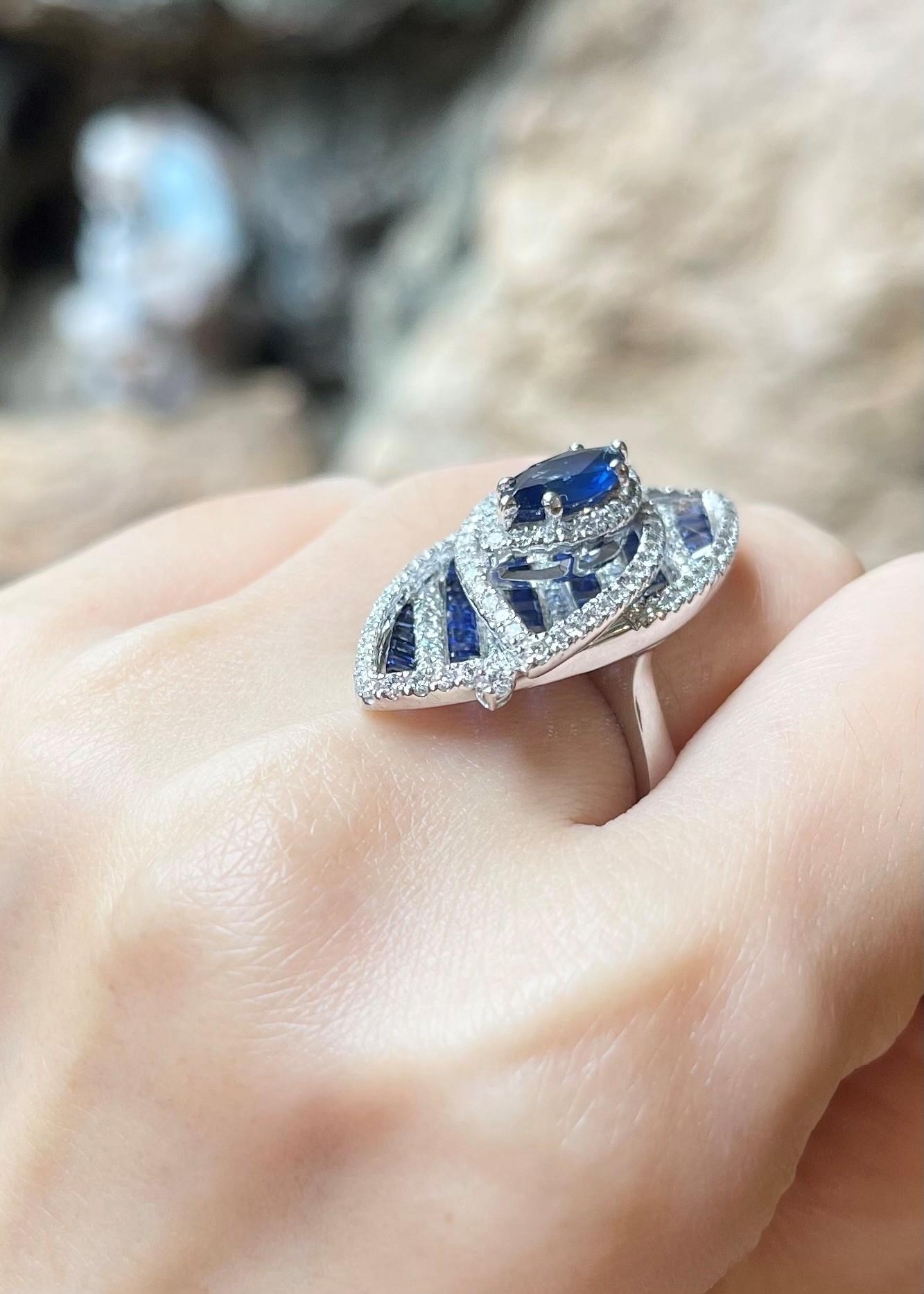 Mixed Cut Blue Sapphire and Diamond Ring set in 18K White Gold Settings For Sale