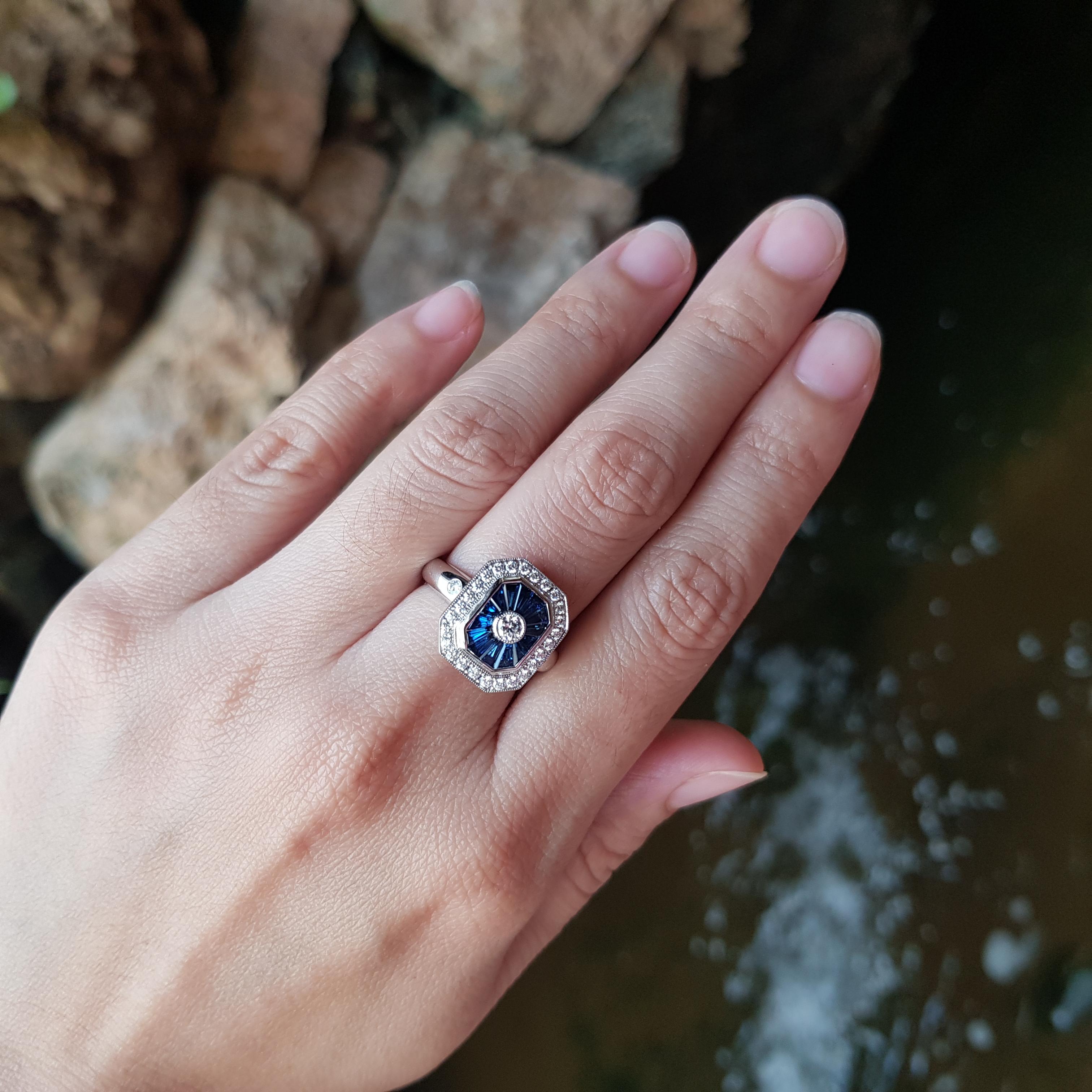 Donna Anello con zaffiro blu e diamante incastonato in oro bianco 18 carati in vendita