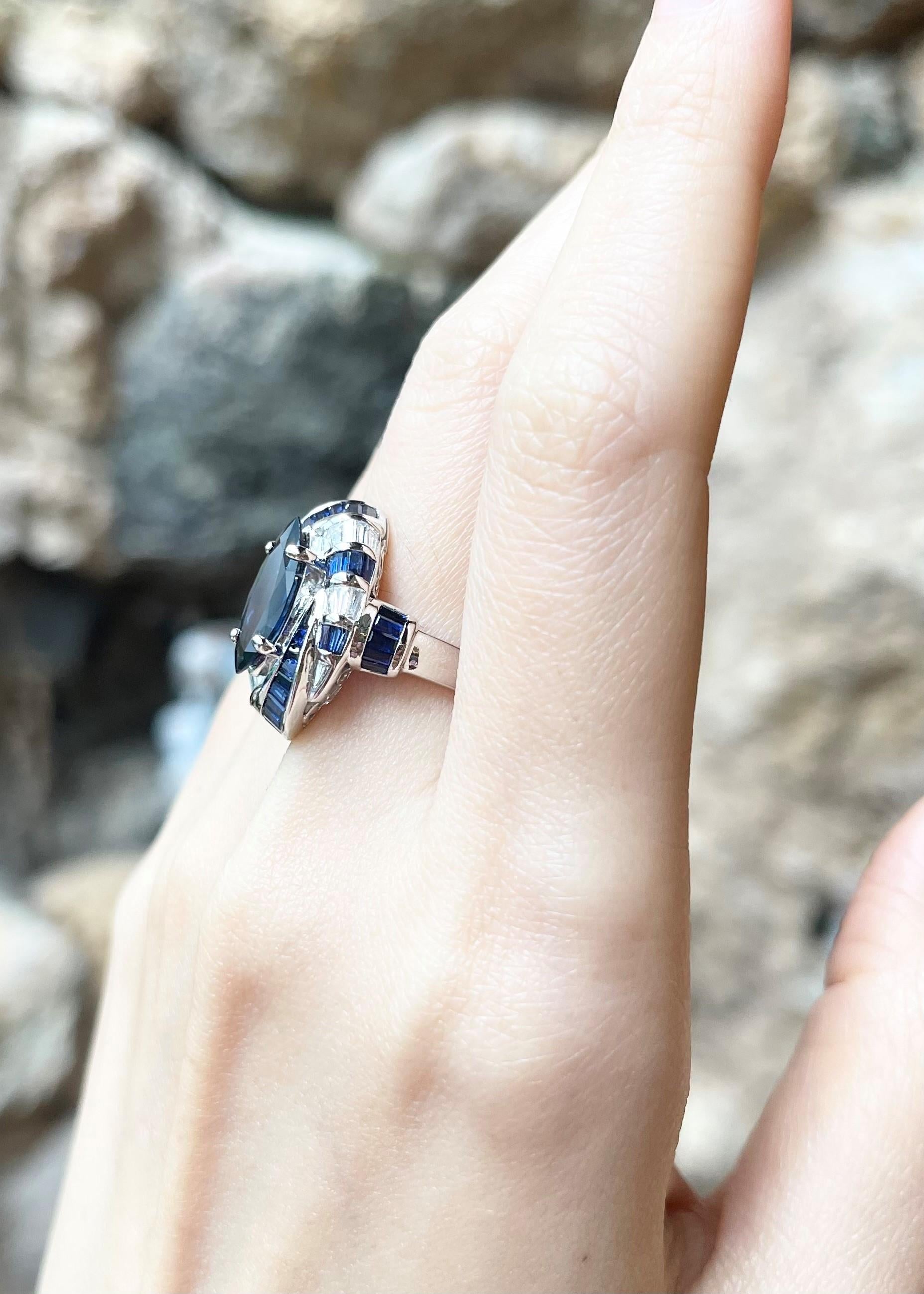 Ring mit blauem Saphir und Diamant in 18 Karat Weißgold gefasst im Angebot 1