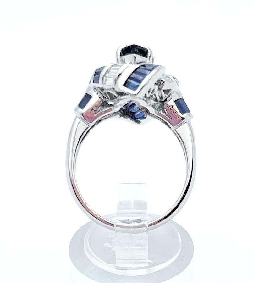 Ring mit blauem Saphir und Diamant in 18 Karat Weißgold gefasst im Angebot 2