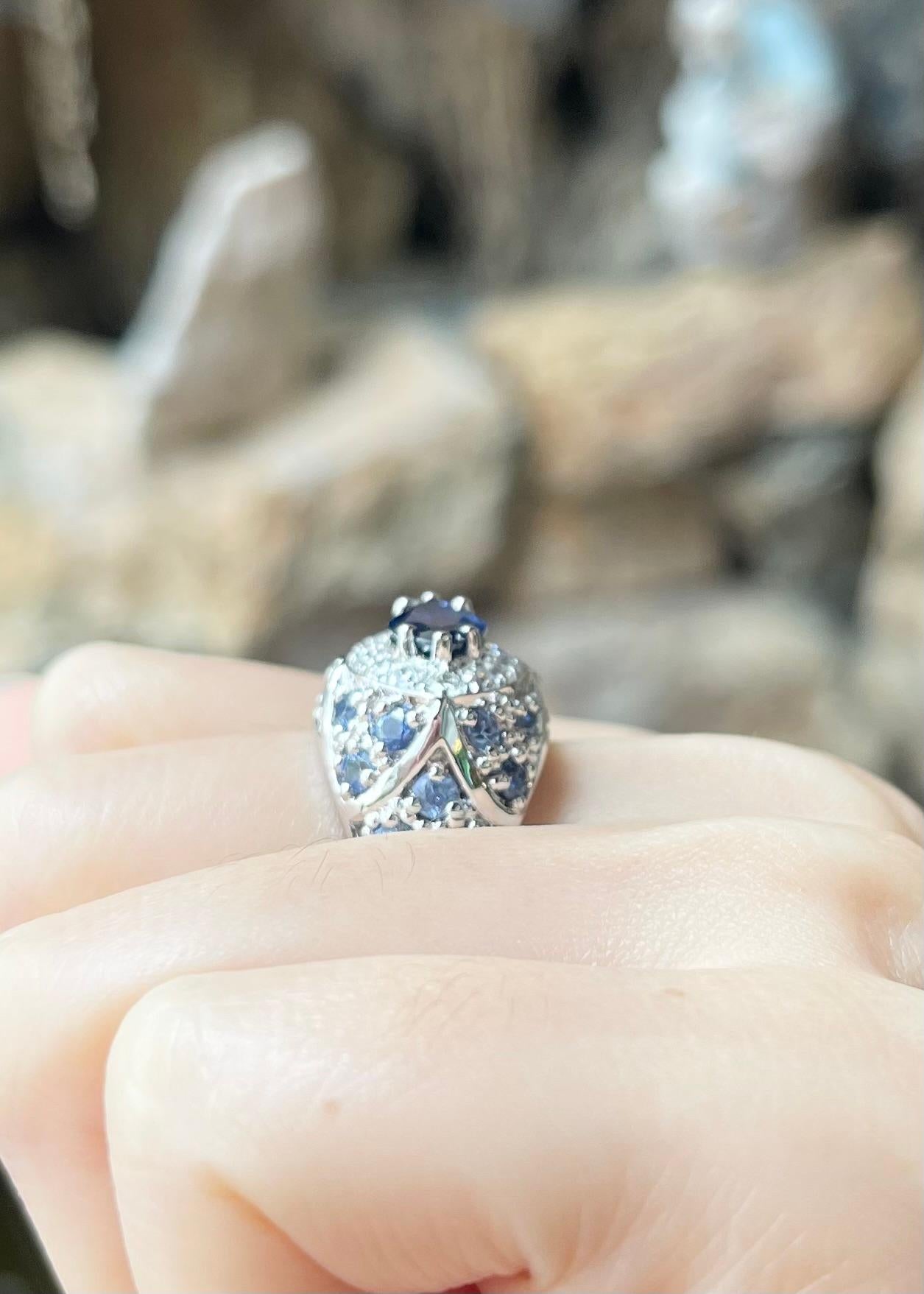 Blue Sapphire and Diamond Ring set in 18K White Gold Settings For Sale 2