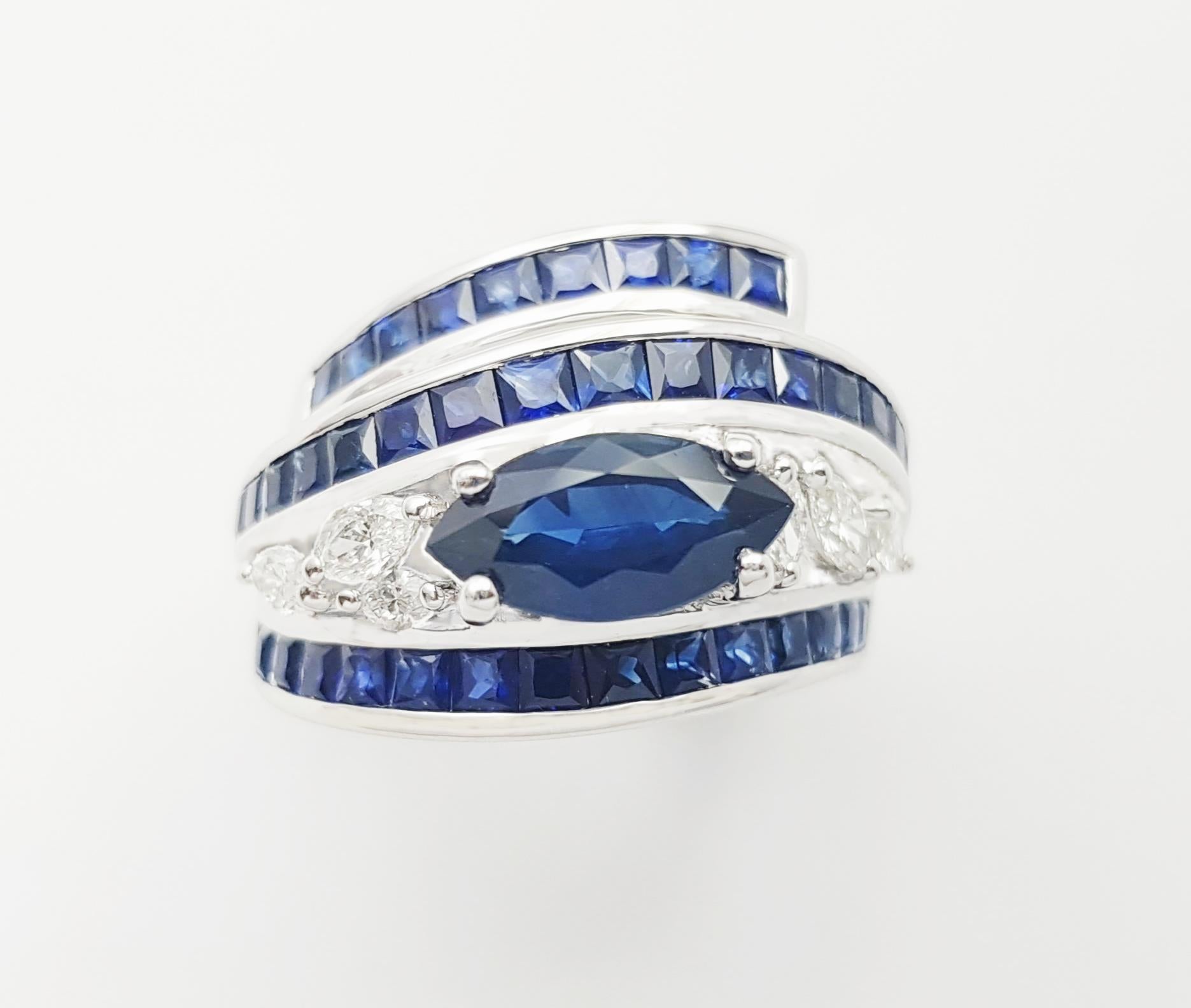 Anello con zaffiro blu e diamante incastonato in oro bianco 18 carati in vendita 3