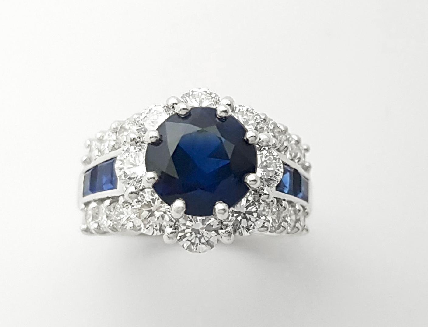 Anello con zaffiro blu e diamante incastonati in platino 950 in vendita 2