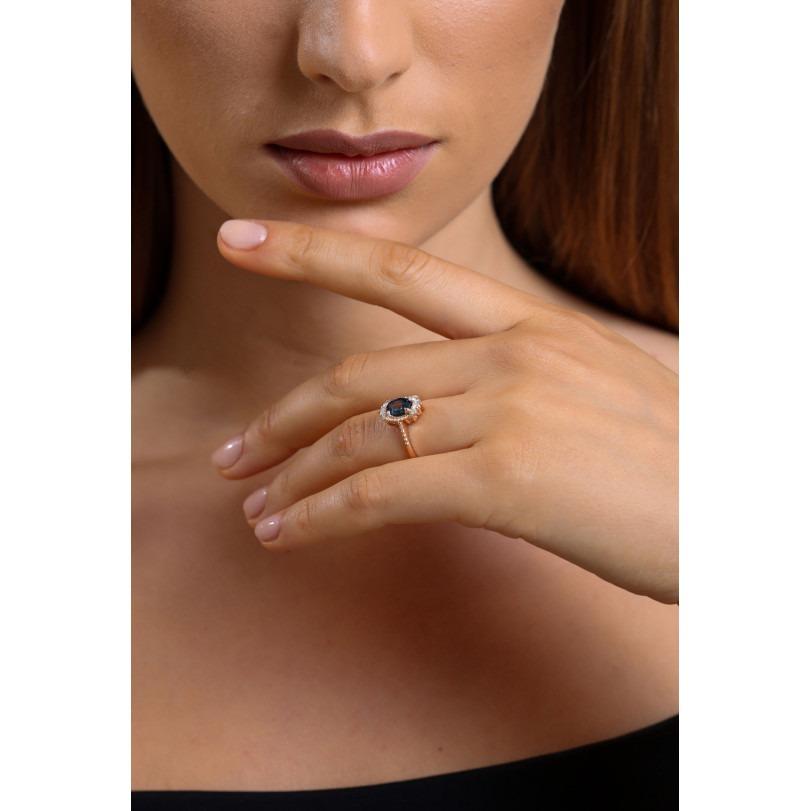 Moderne Bague en or rose 1,04 carat avec saphir bleu et diamants en vente