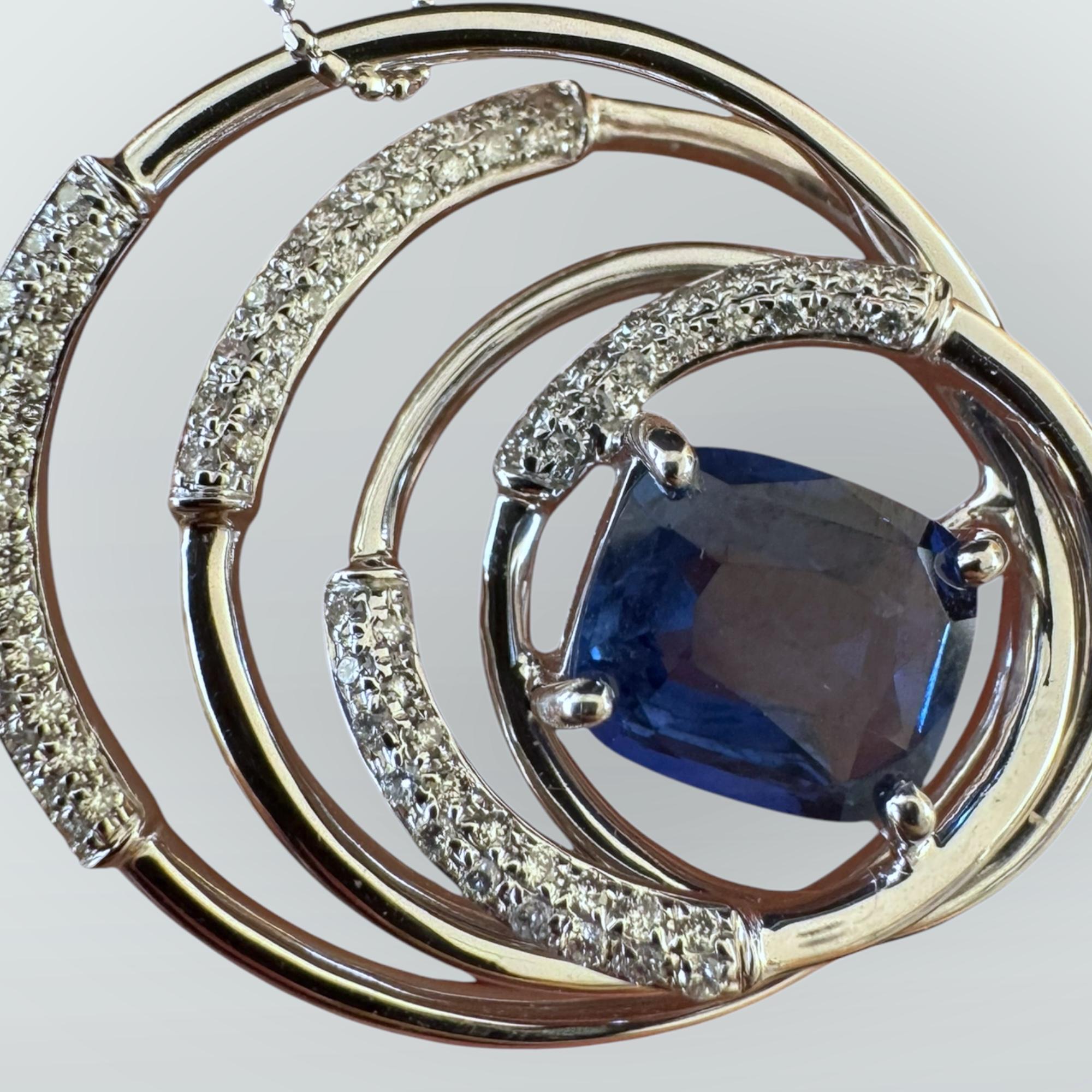 Ciondolo con zaffiro blu e diamante incastonato in vendita 2