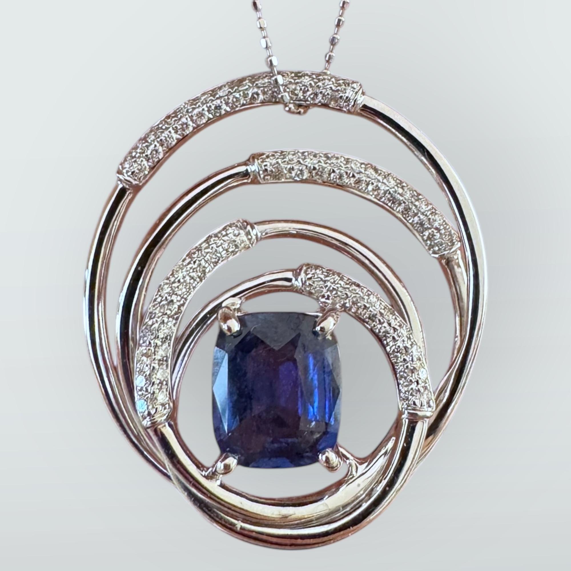 Ciondolo con zaffiro blu e diamante incastonato in vendita 4