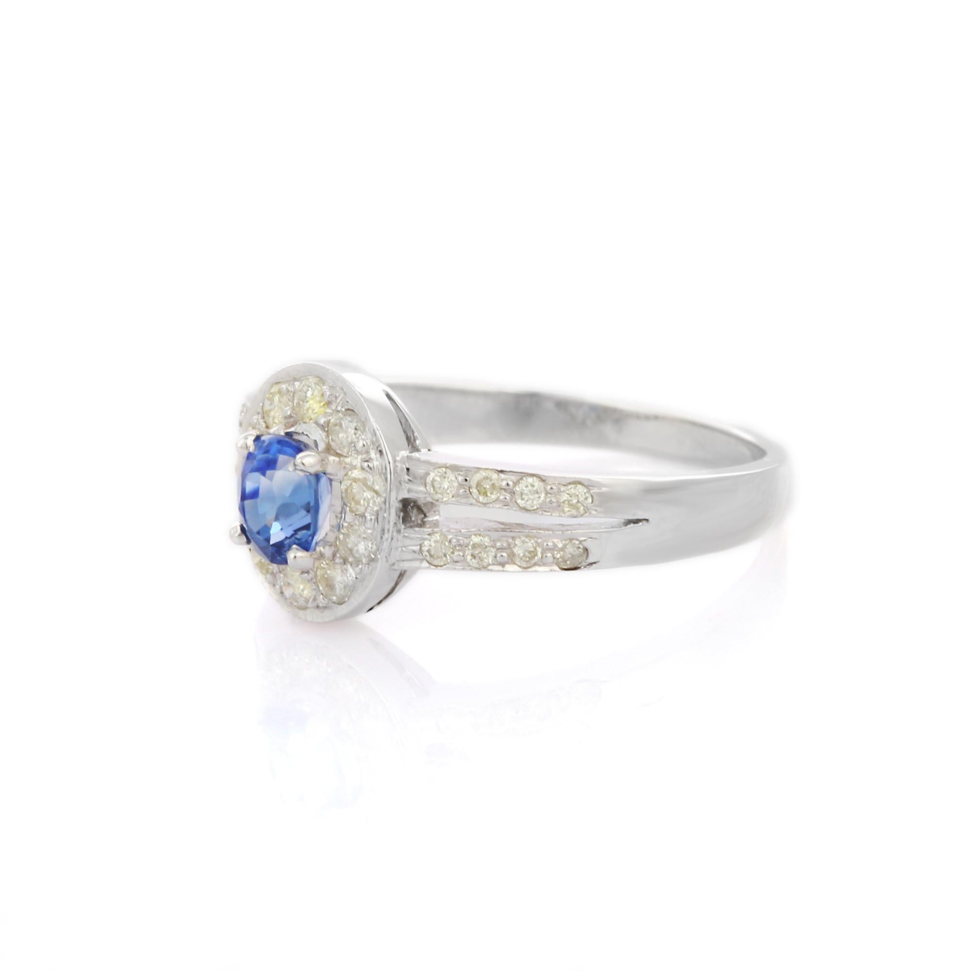 Im Angebot: Blauer Saphir und Diamant Verlobungsring Geschenk für Sie in 18K Weißgold () 3