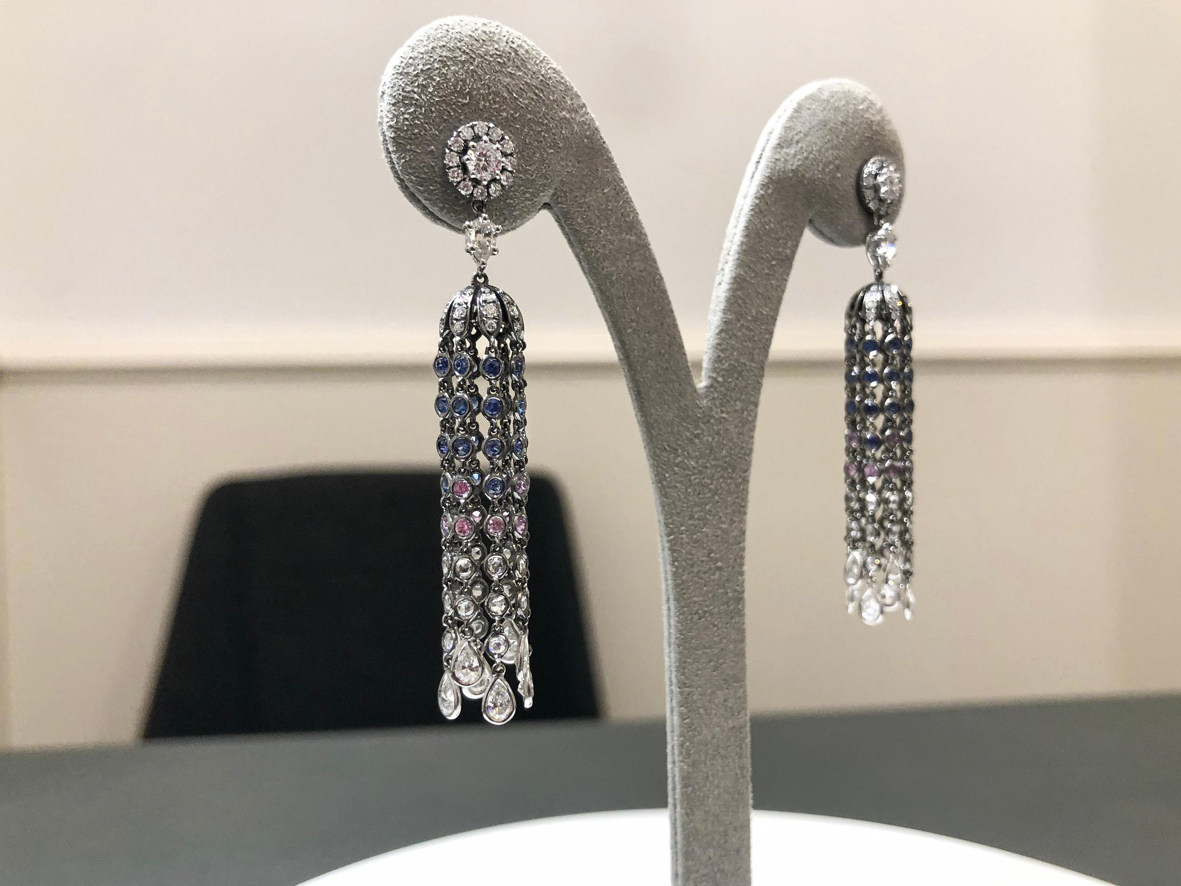 Roman Malakov Boucles d'oreilles chandelier à pompon en diamants et saphirs bleus de 3,57 carats Pour femmes en vente