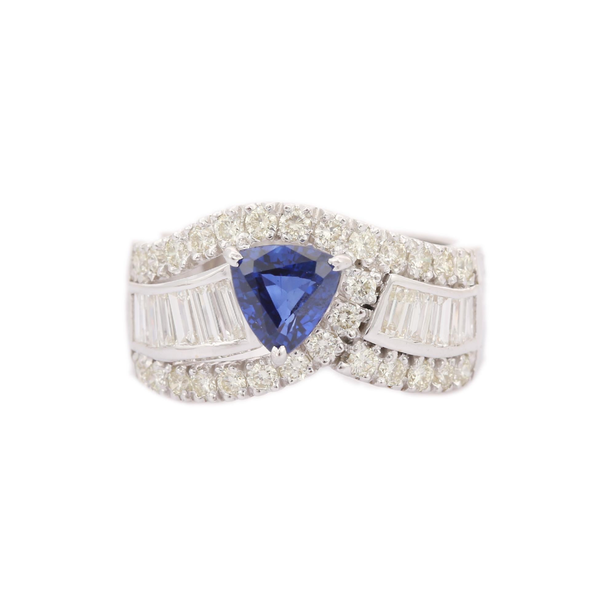 Im Angebot: Brautring aus 18 Karat massivem Weißgold mit Glamour-Blauem Saphir und Diamant () 2