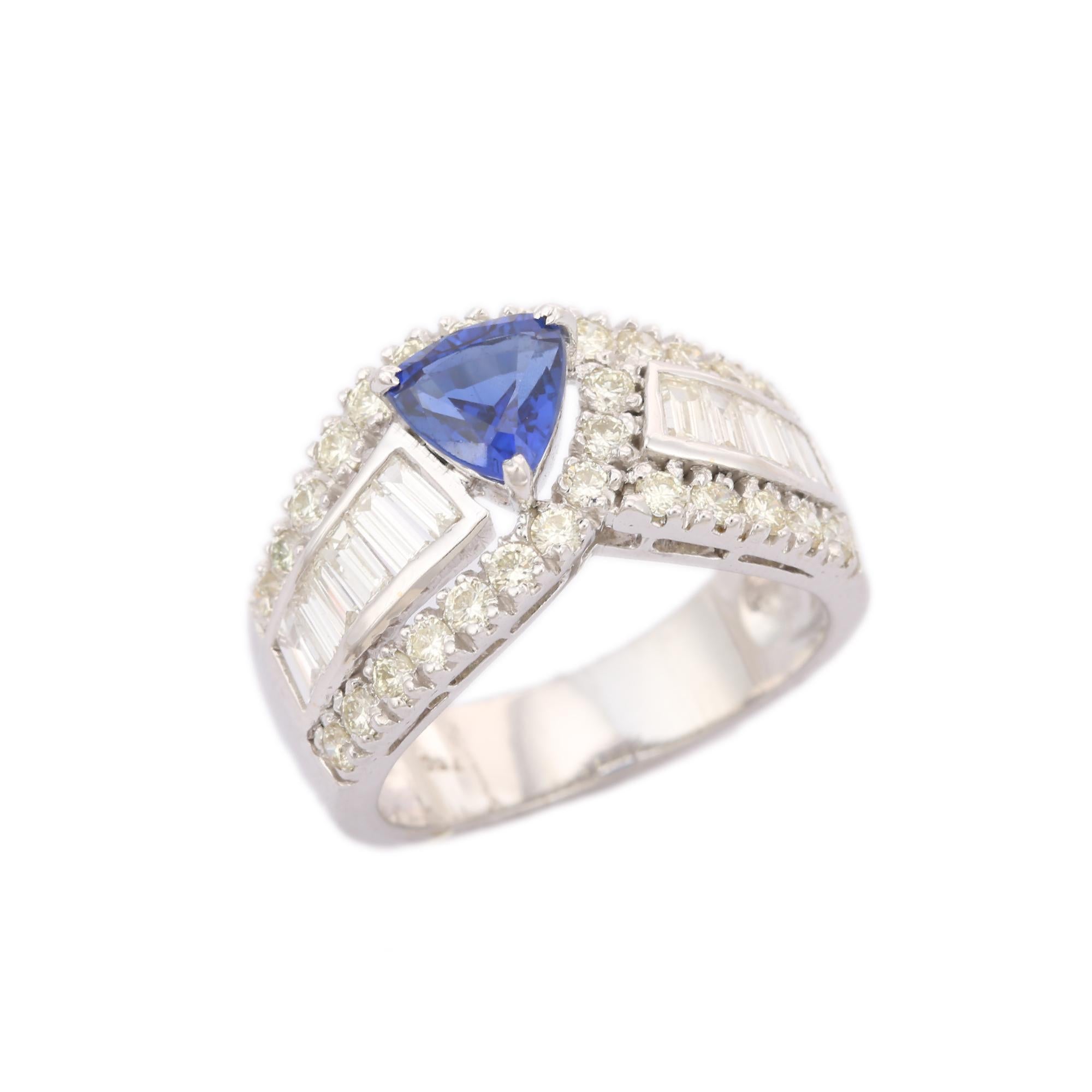 Bague de mariée glamour en or blanc massif 18 carats avec saphir bleu et diamants