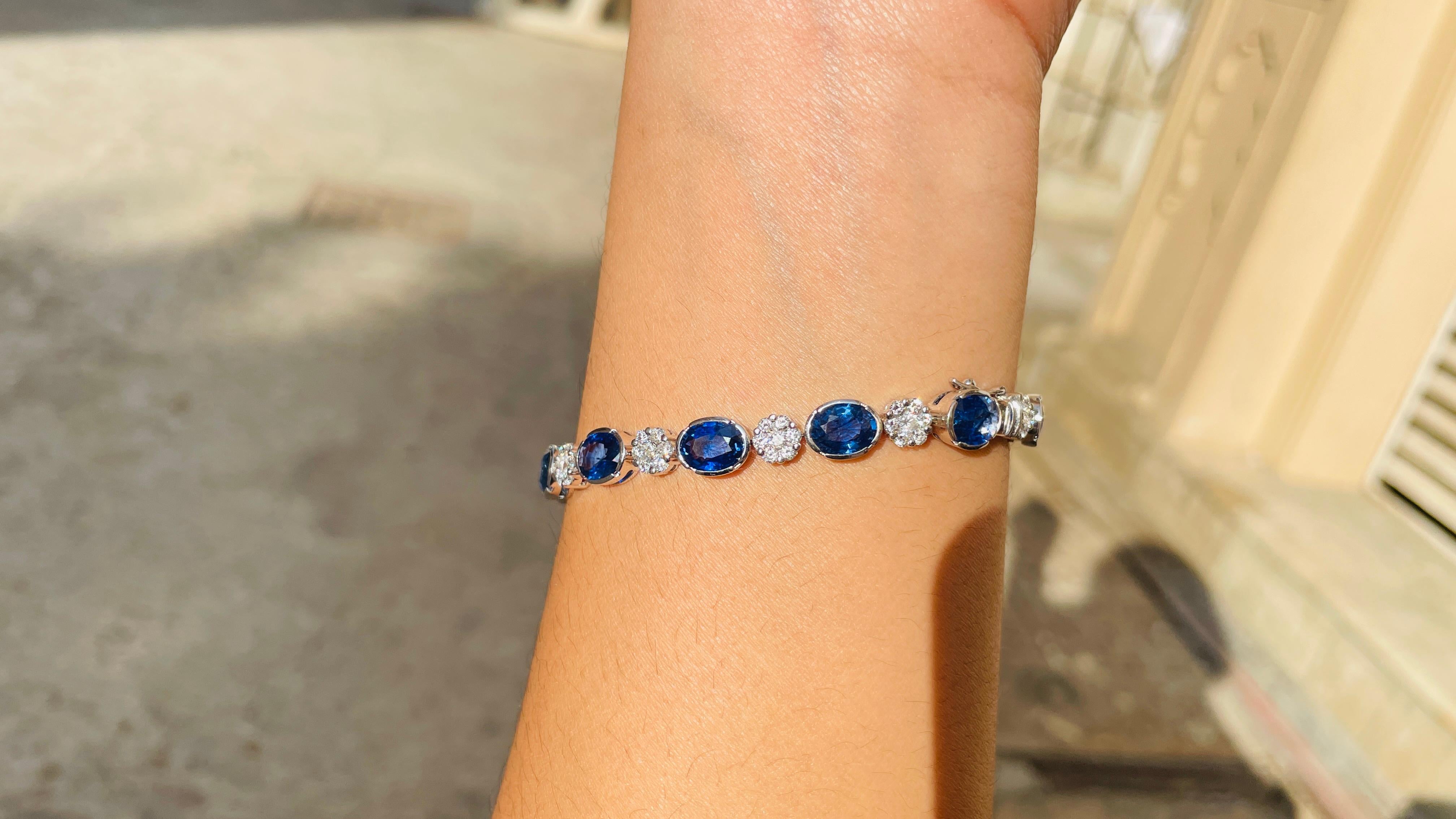 Blue Sapphire and Flower Diamond Tennis Bracelet in 18K White Gold In New Condition For Sale In Houston, TX