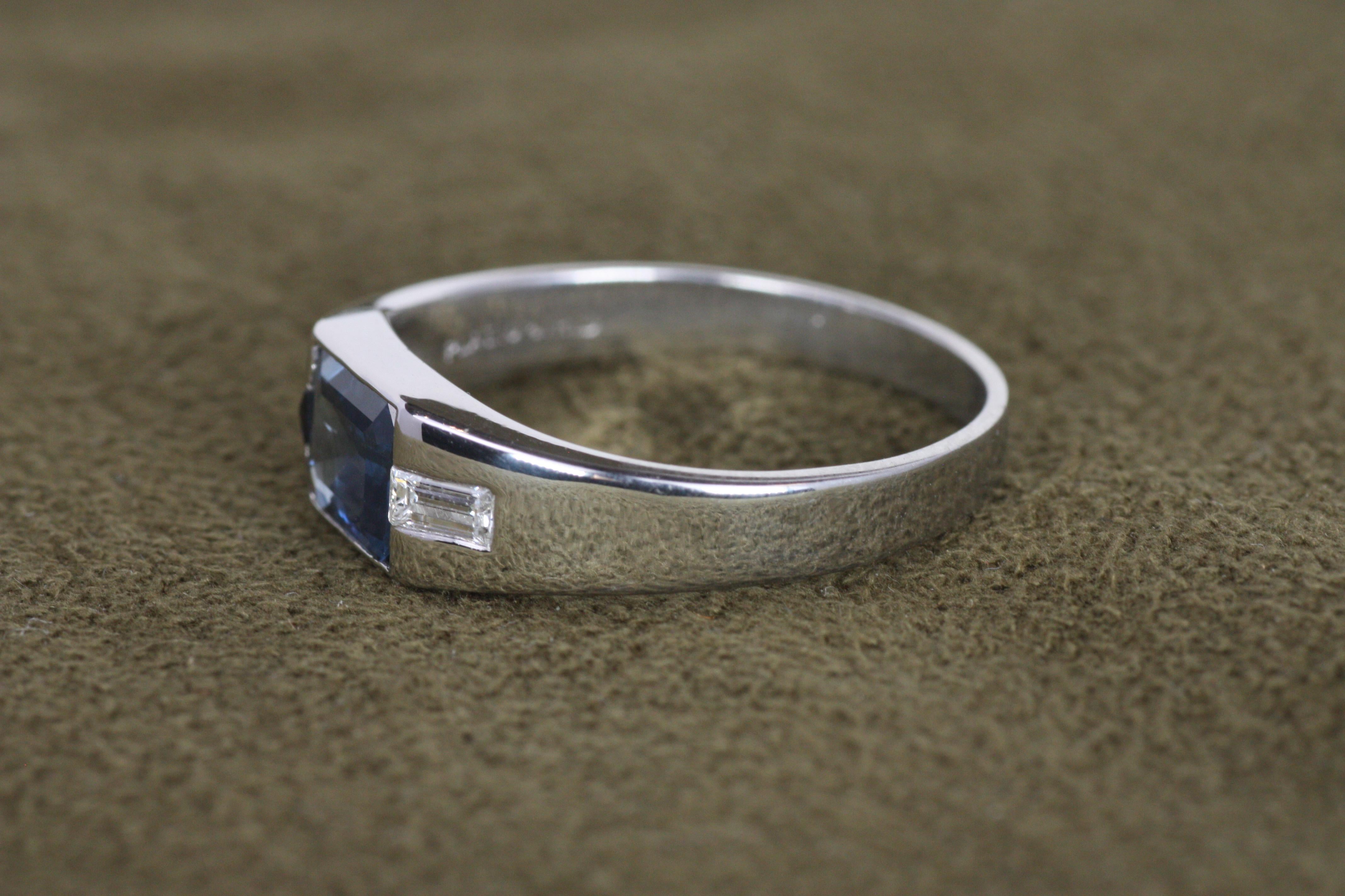 Sortija de Platino con Zafiro Azul y Diamante talla francesa en venta 1