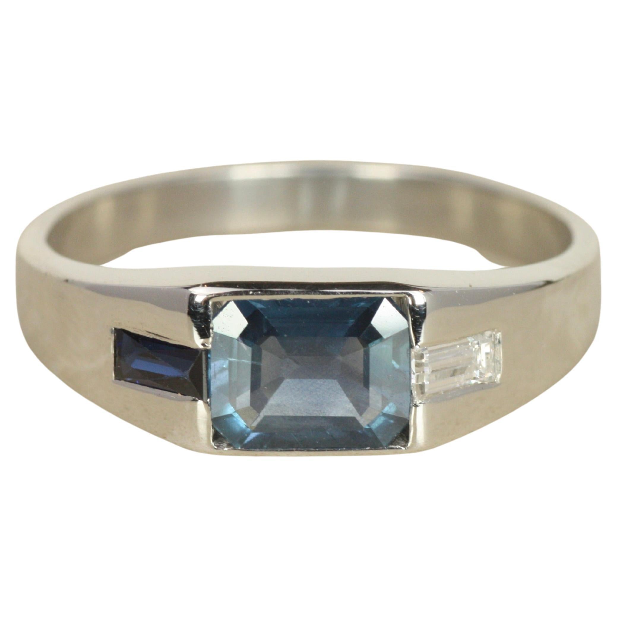 Bracelet en platine avec saphir bleu et diamant de taille française