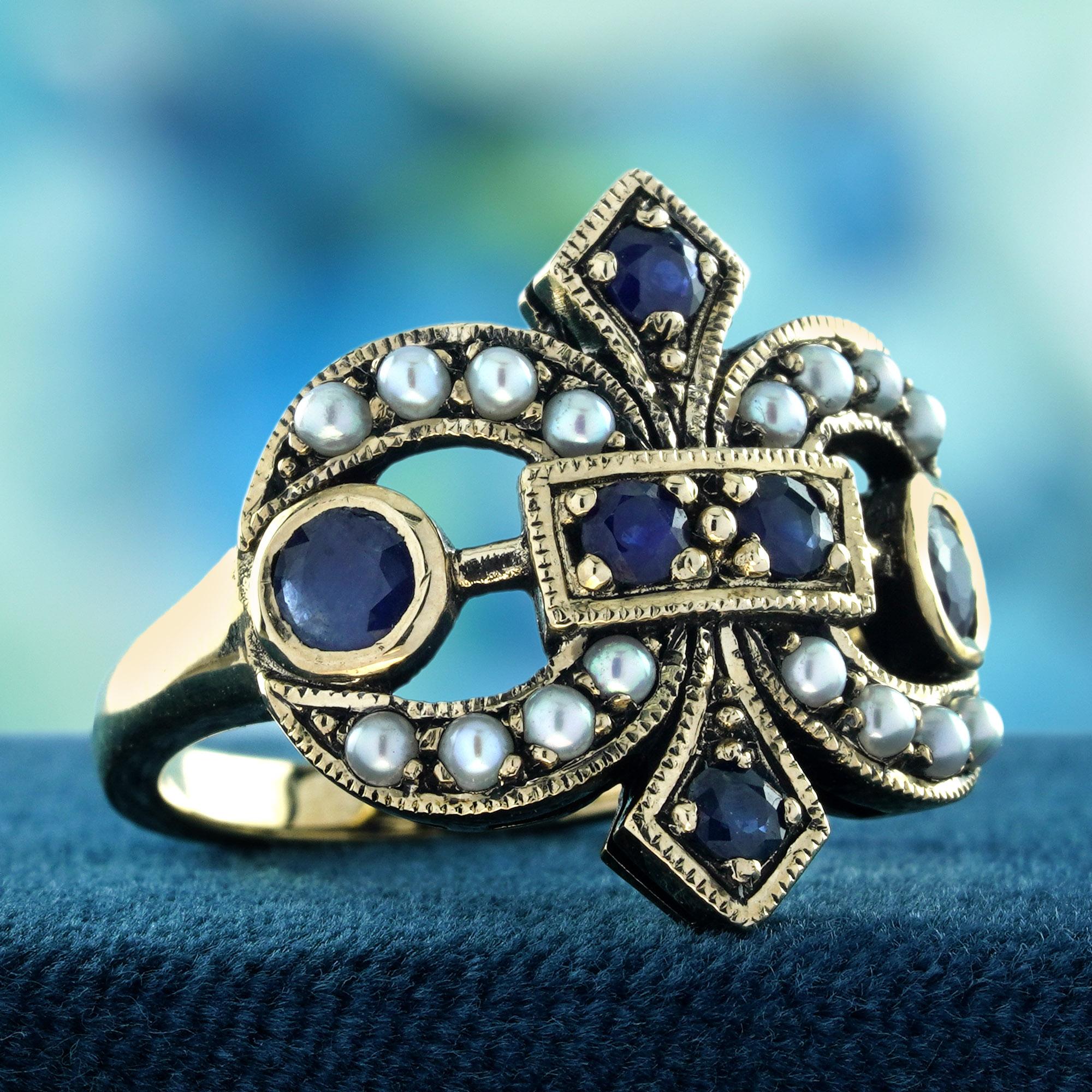 Edoardiano Anello a grappolo in stile vintage con zaffiro blu e perla in oro giallo massiccio 9 carati in vendita