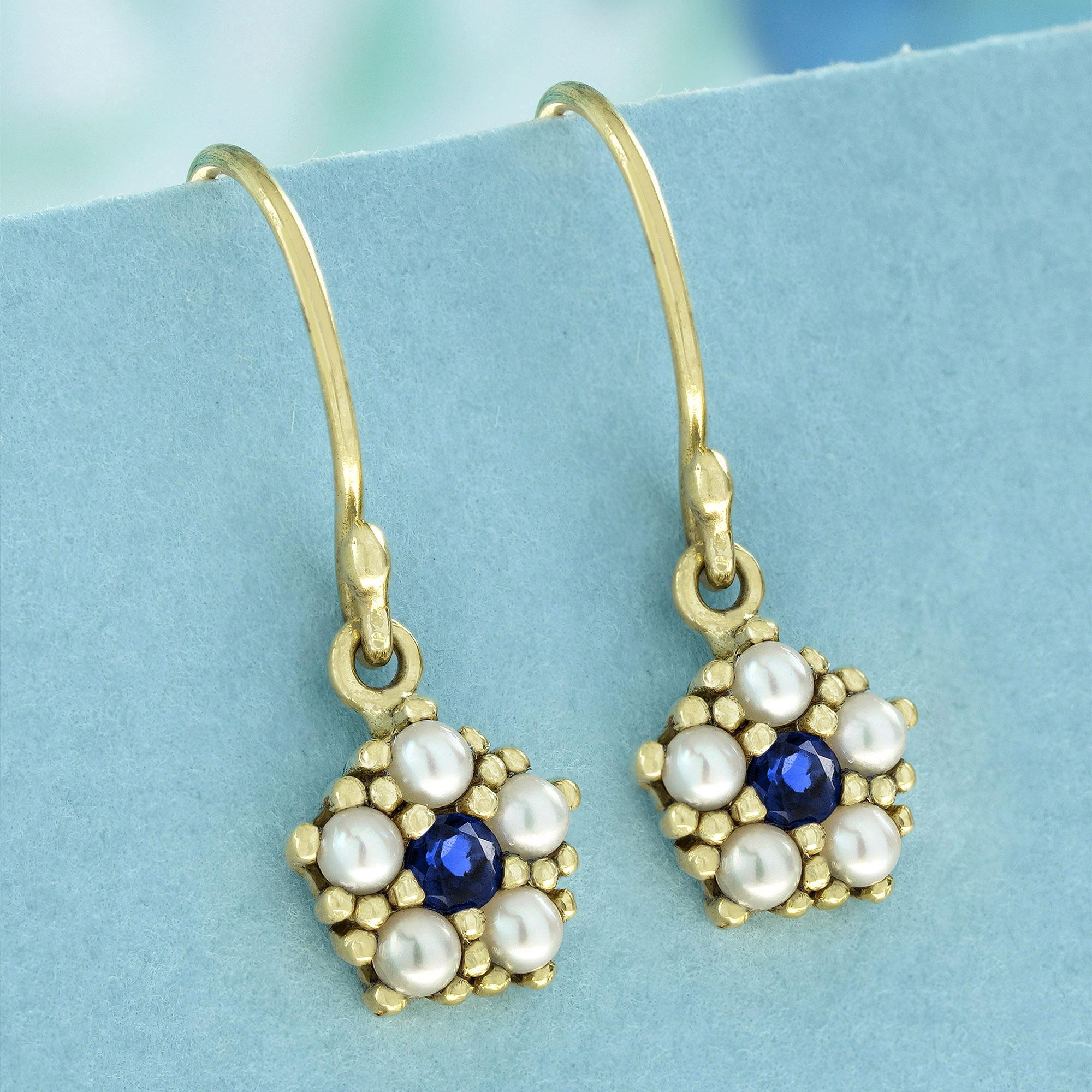 Blauer Saphir und Perle Vintage-Ohrhänger im Vintage-Stil aus massivem 9K Gold mit Blumenmuster (Edwardian) im Angebot