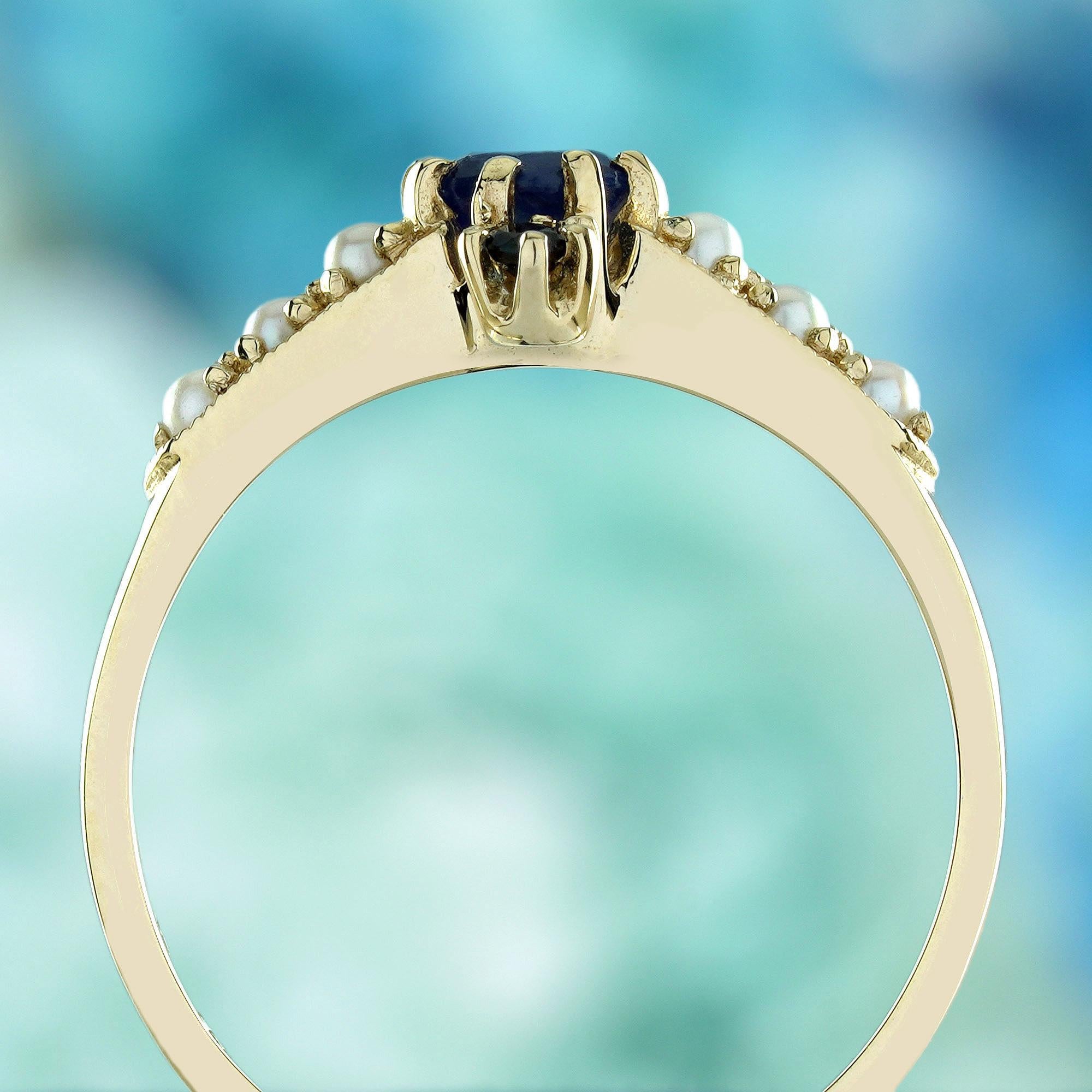 Bague de style vintage en or jaune 9 carats, saphir bleu et perles Neuf - En vente à Bangkok, TH