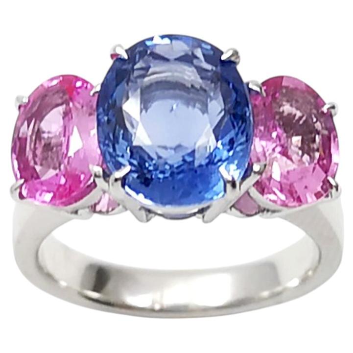 Anello con zaffiro blu e zaffiro rosa incastonati in oro bianco 18 carati